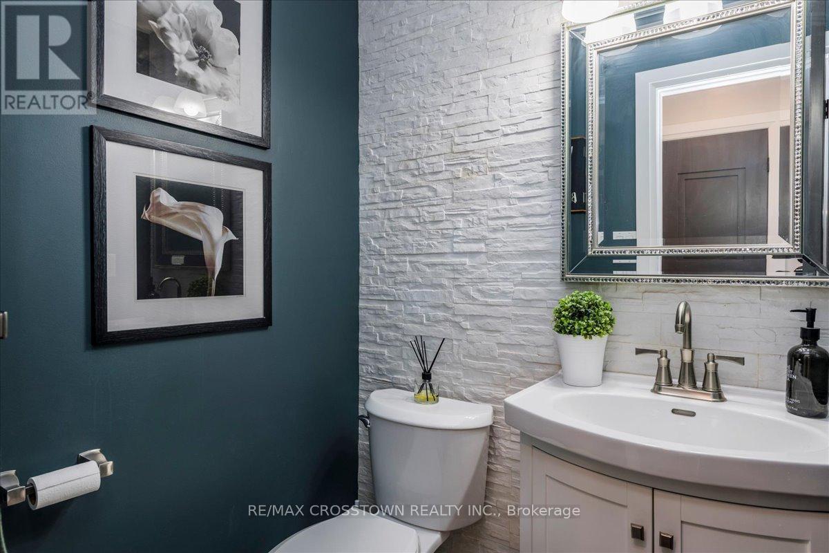 92 Golden Meadow Road, Barrie, ON - Indoor Photo Showing Bathroom