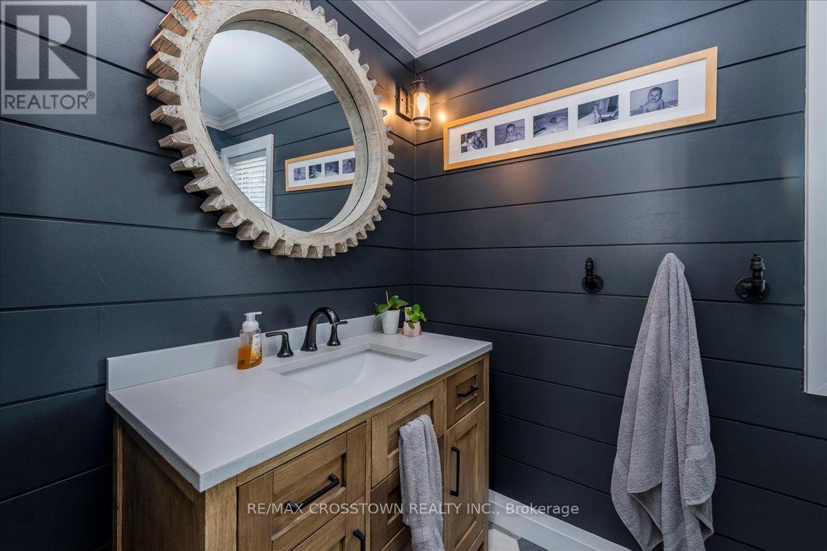92 Golden Meadow Road, Barrie, ON - Indoor Photo Showing Bathroom