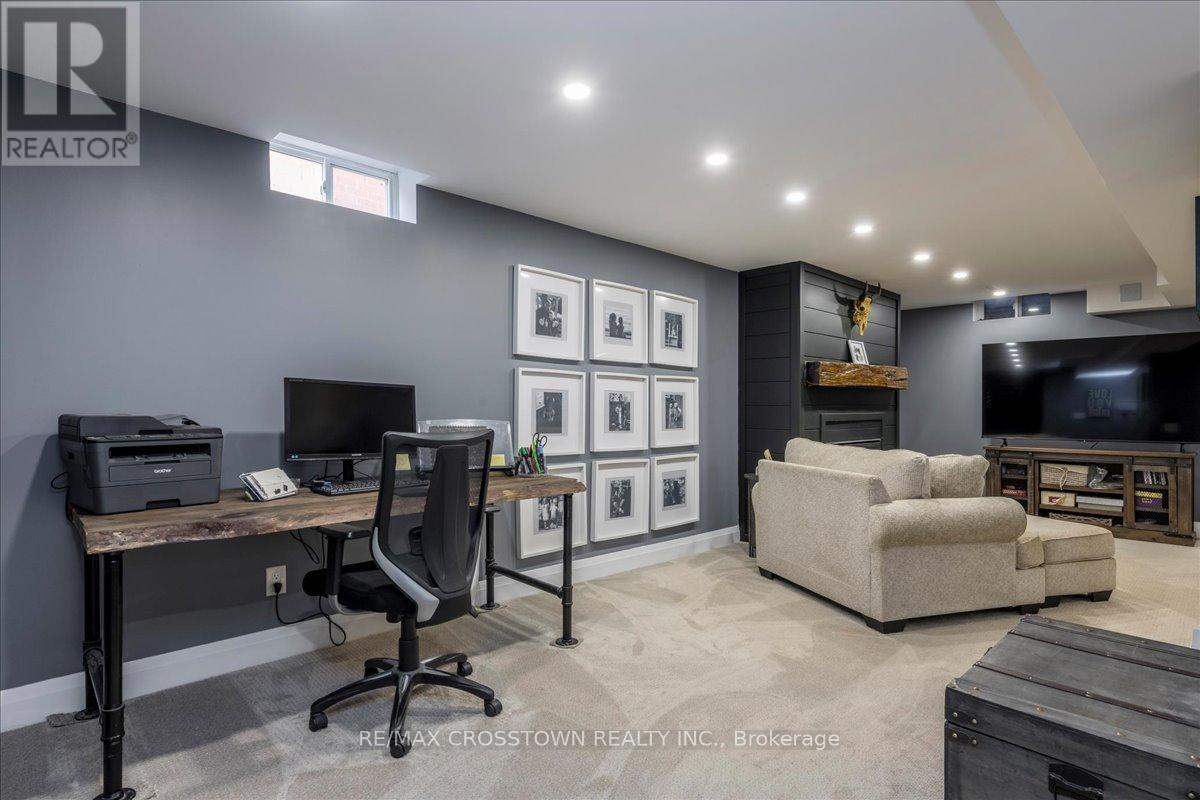 92 Golden Meadow Road, Barrie, ON - Indoor