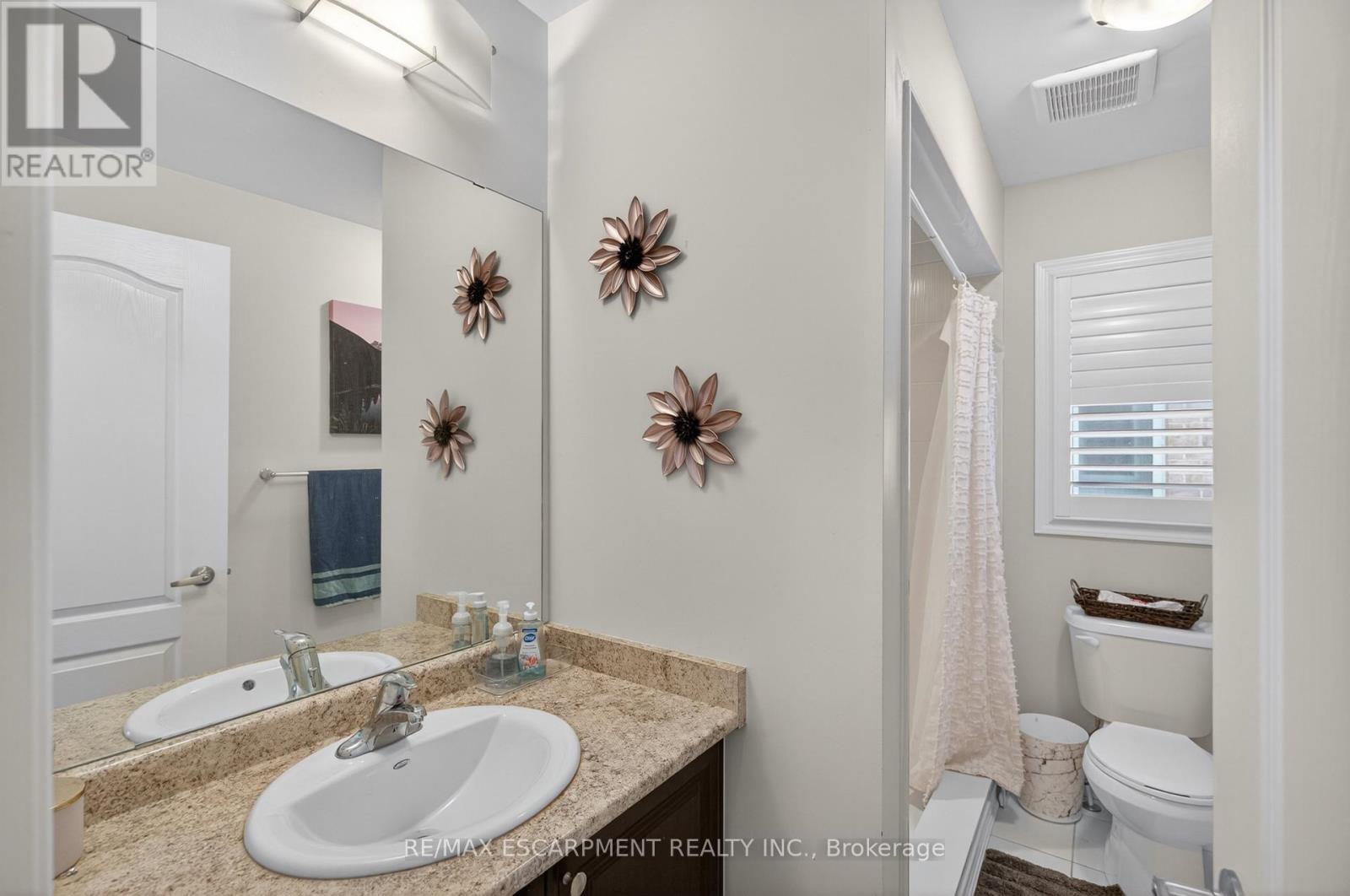 9 Fleming Crescent, Haldimand, ON - Indoor Photo Showing Bathroom