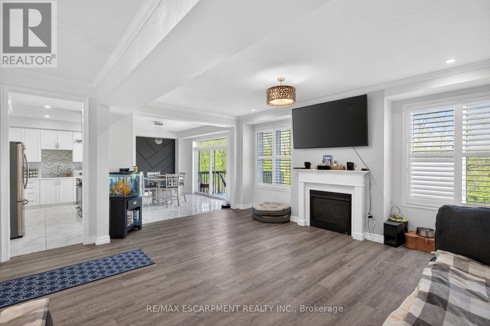 9 Fleming Crescent, Haldimand, ON - Indoor With Fireplace