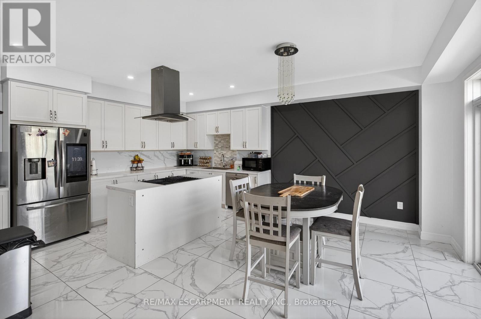 9 Fleming Crescent, Haldimand, ON - Indoor Photo Showing Kitchen
