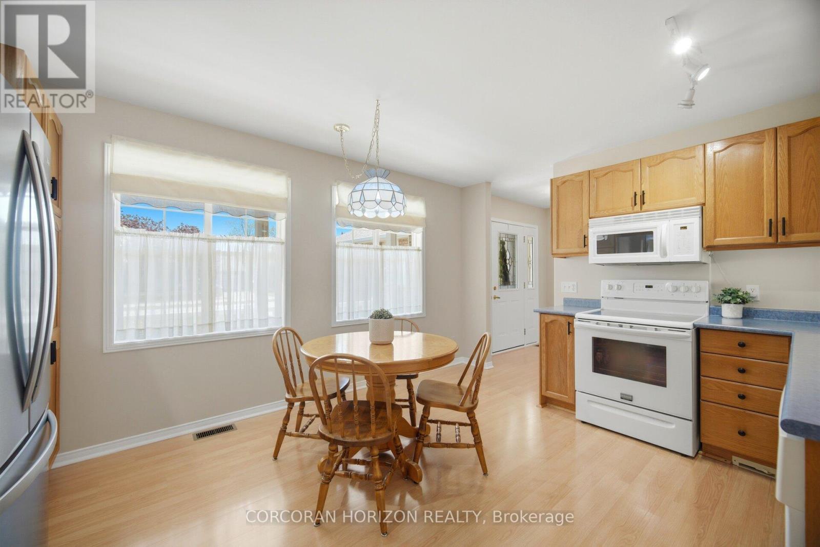 Eat-in Kitchen - 71 Grayview Drive, Grey Highlands, ON - Indoor