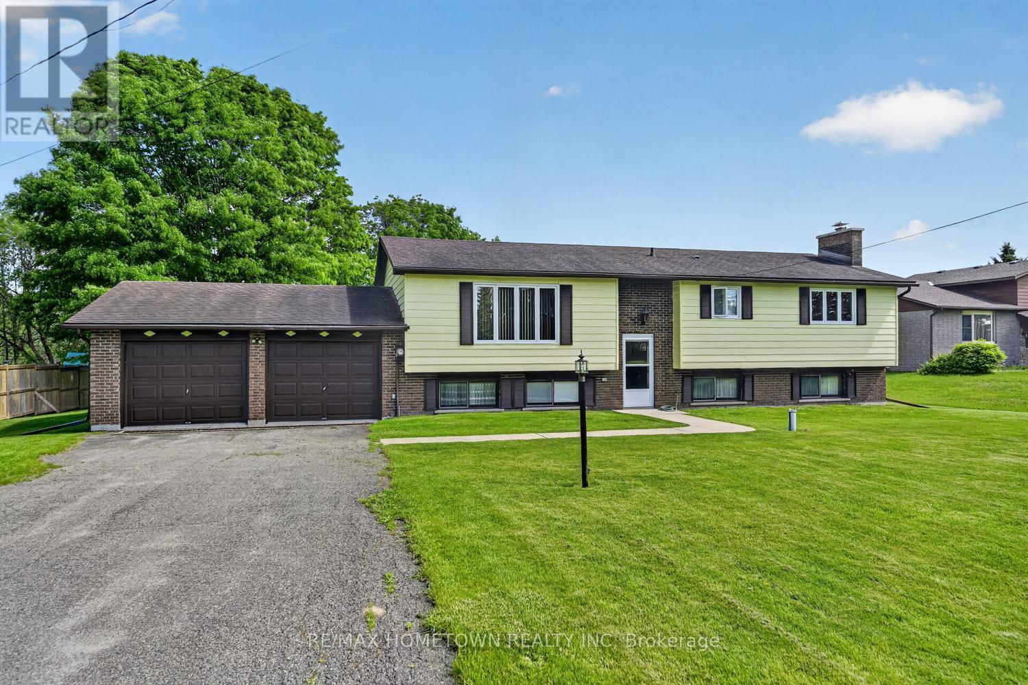 4523 Kilkenny Road, Elizabethtown-Kitley, ON - Outdoor With Facade