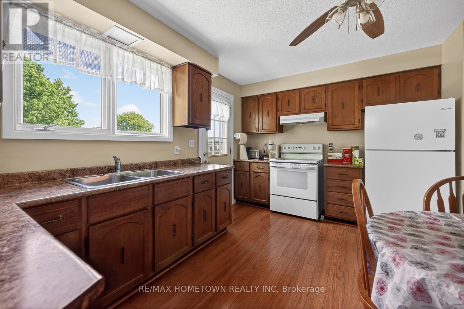 4523 Kilkenny Road, Elizabethtown-Kitley, ON - Indoor Photo Showing Kitchen With Double Sink