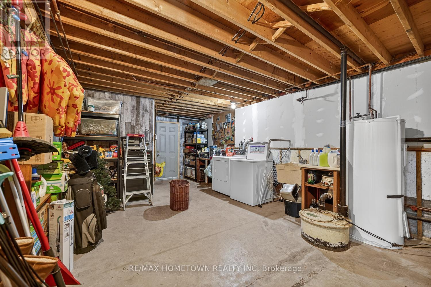 Laundry w/access to garage - 4523 Kilkenny Road, Elizabethtown-Kitley, ON - Indoor Photo Showing Basement