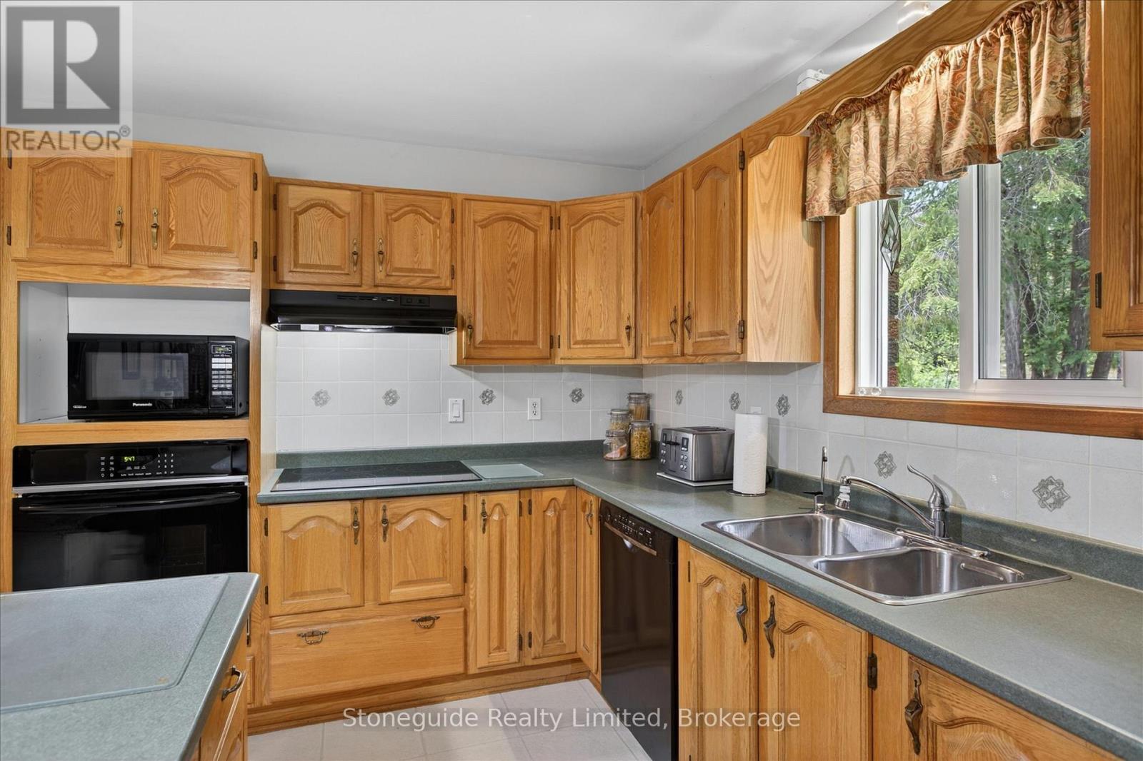 3786 Hwy 28 Highway, Douro-Dummer, ON - Indoor Photo Showing Kitchen With Double Sink