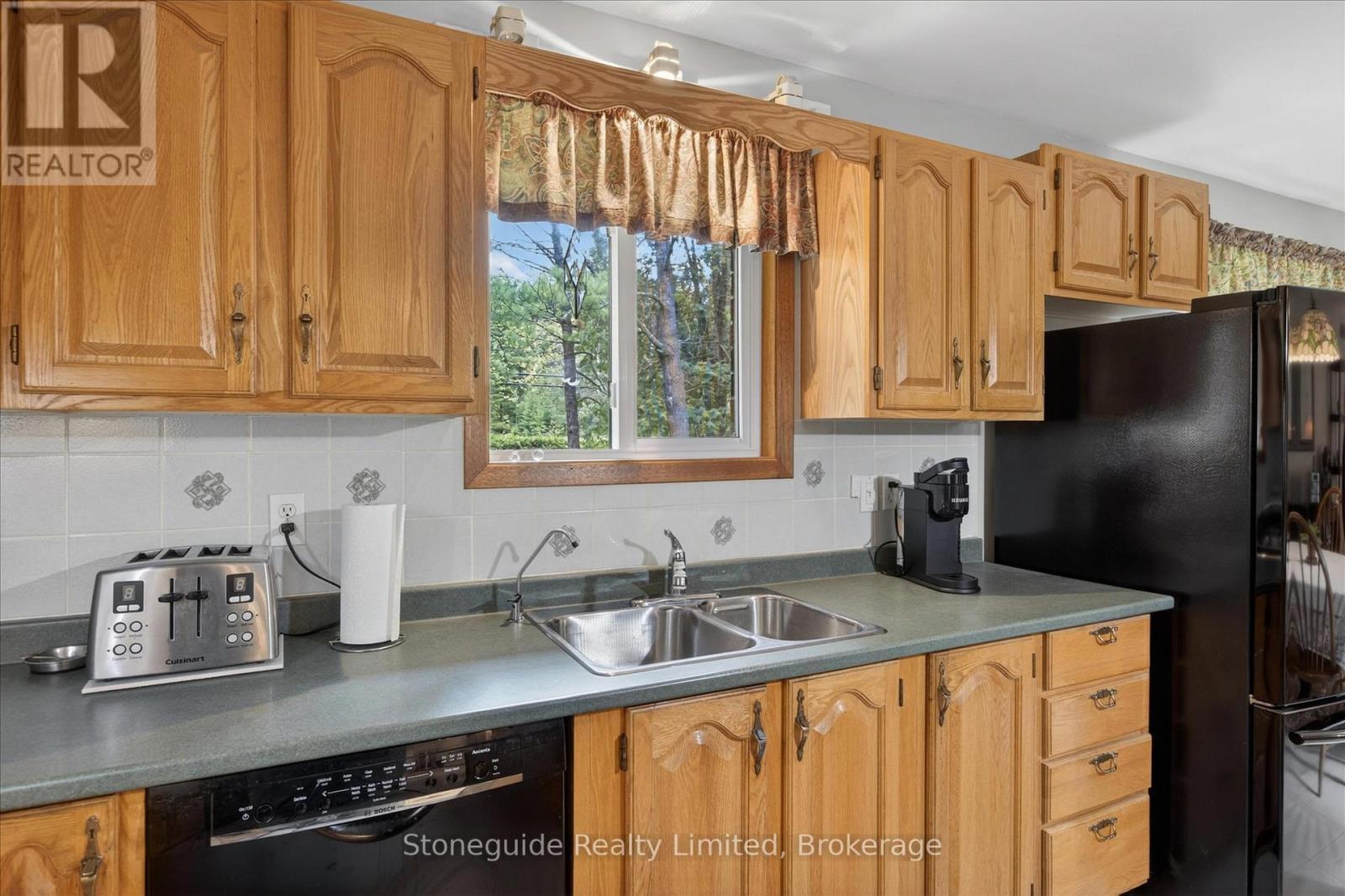 3786 Hwy 28 Highway, Douro-Dummer, ON - Indoor Photo Showing Kitchen With Double Sink