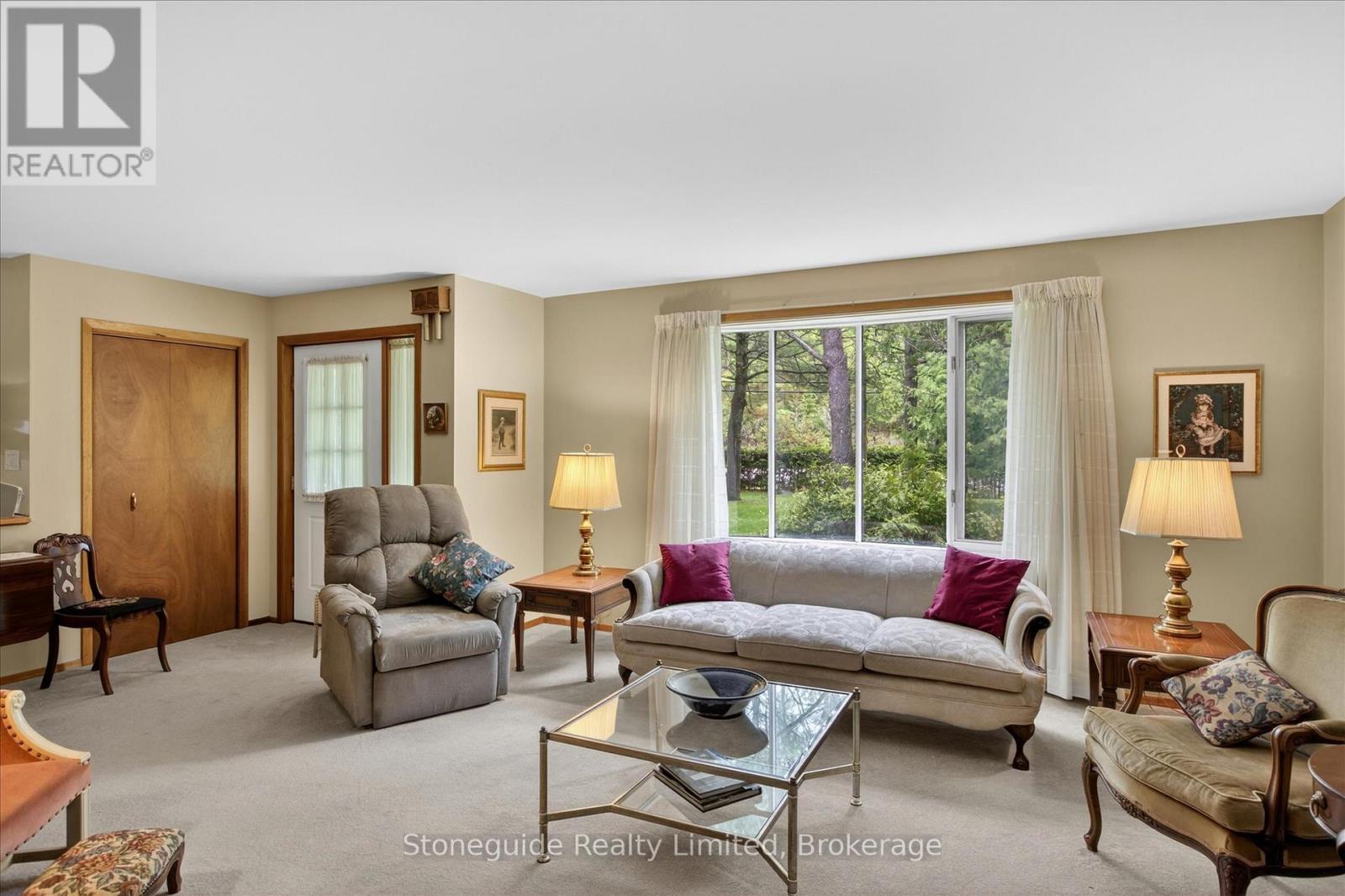 3786 Hwy 28 Highway, Douro-Dummer, ON - Indoor Photo Showing Living Room