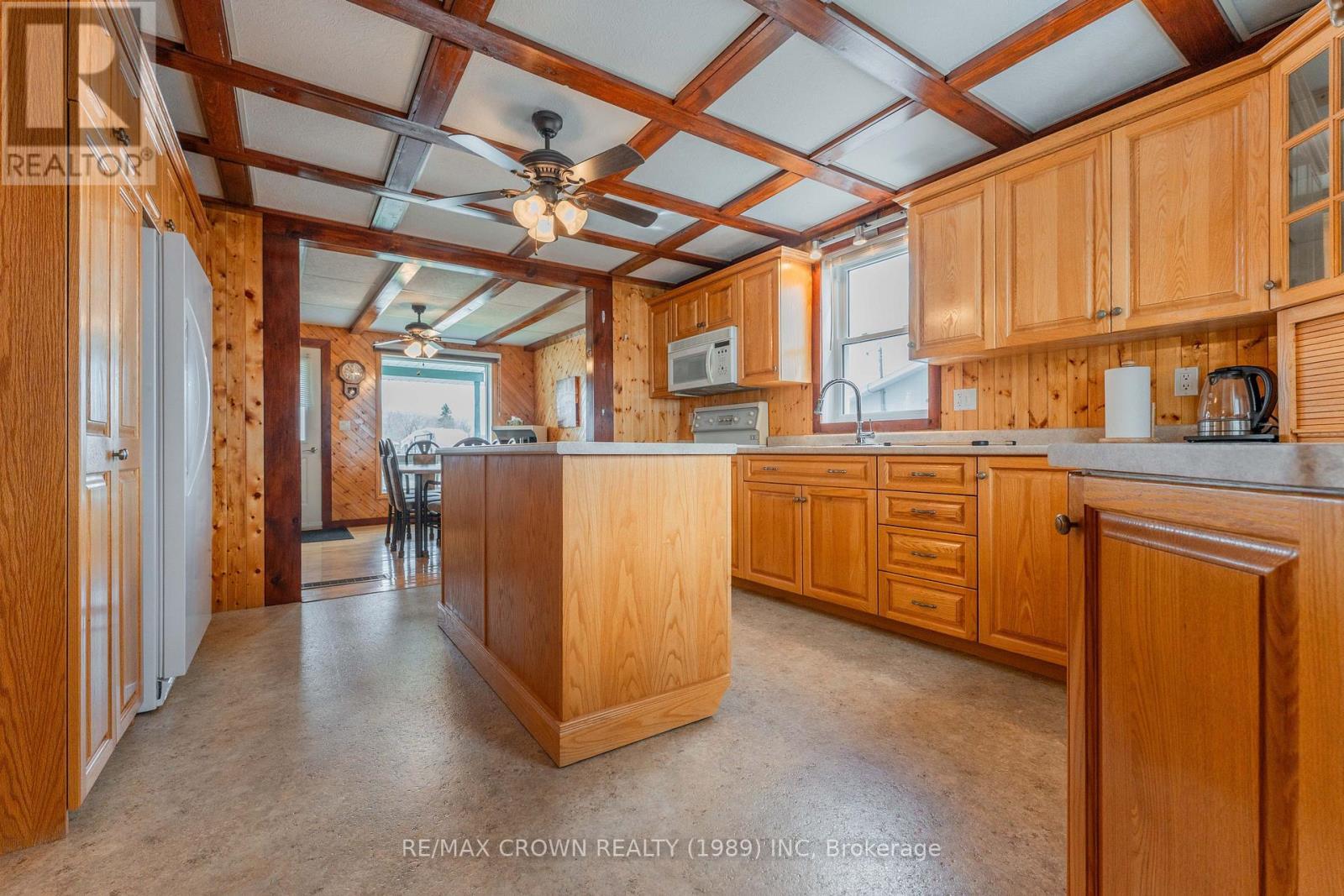 32 Frontenac Crescent, Kapuskasing, ON - Indoor Photo Showing Kitchen