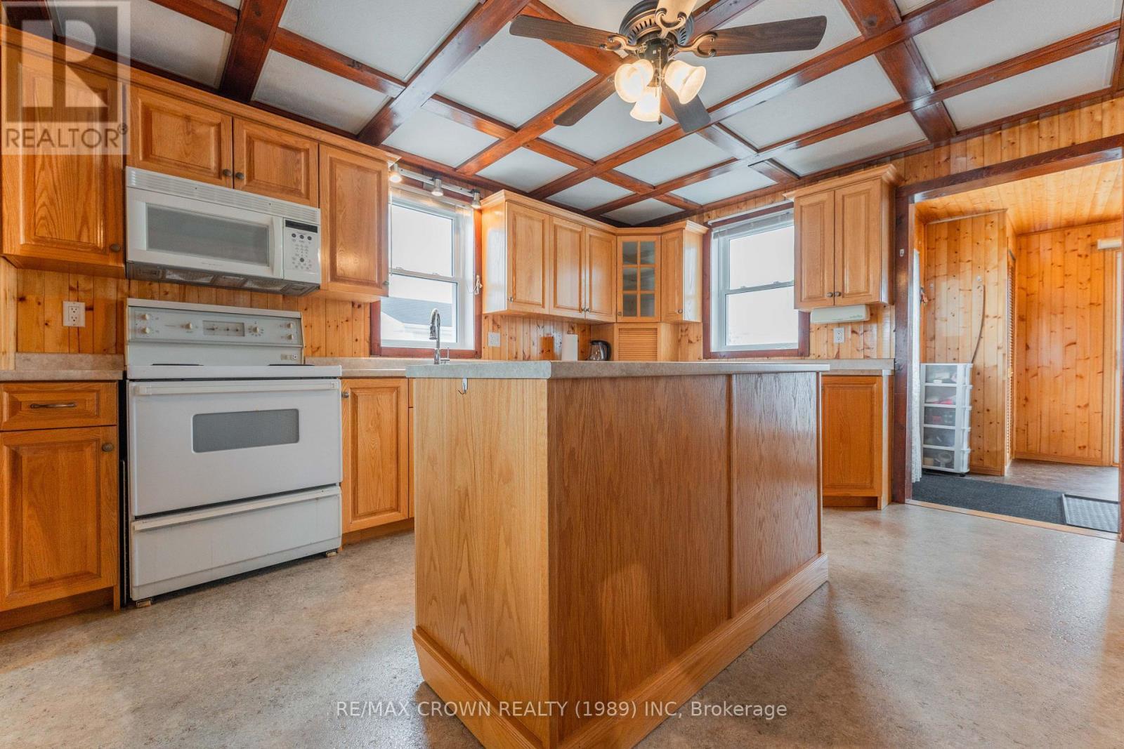 32 Frontenac Crescent, Kapuskasing, ON - Indoor Photo Showing Kitchen