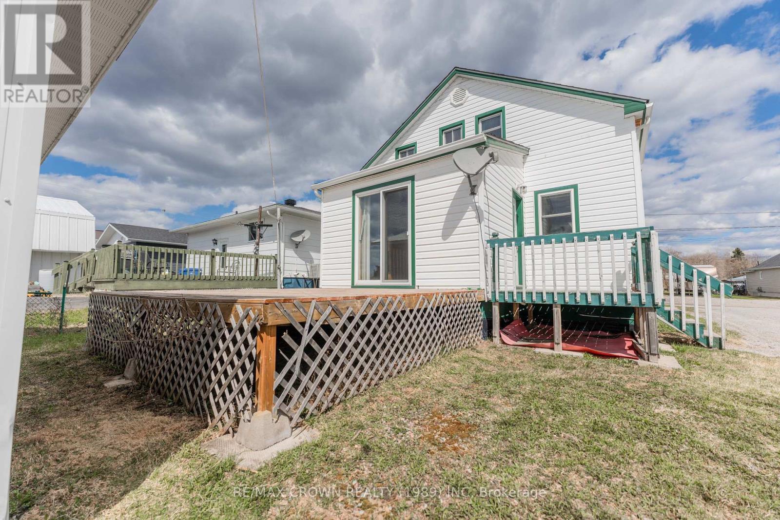 32 Frontenac Crescent, Kapuskasing, ON - Outdoor With Deck Patio Veranda With Exterior