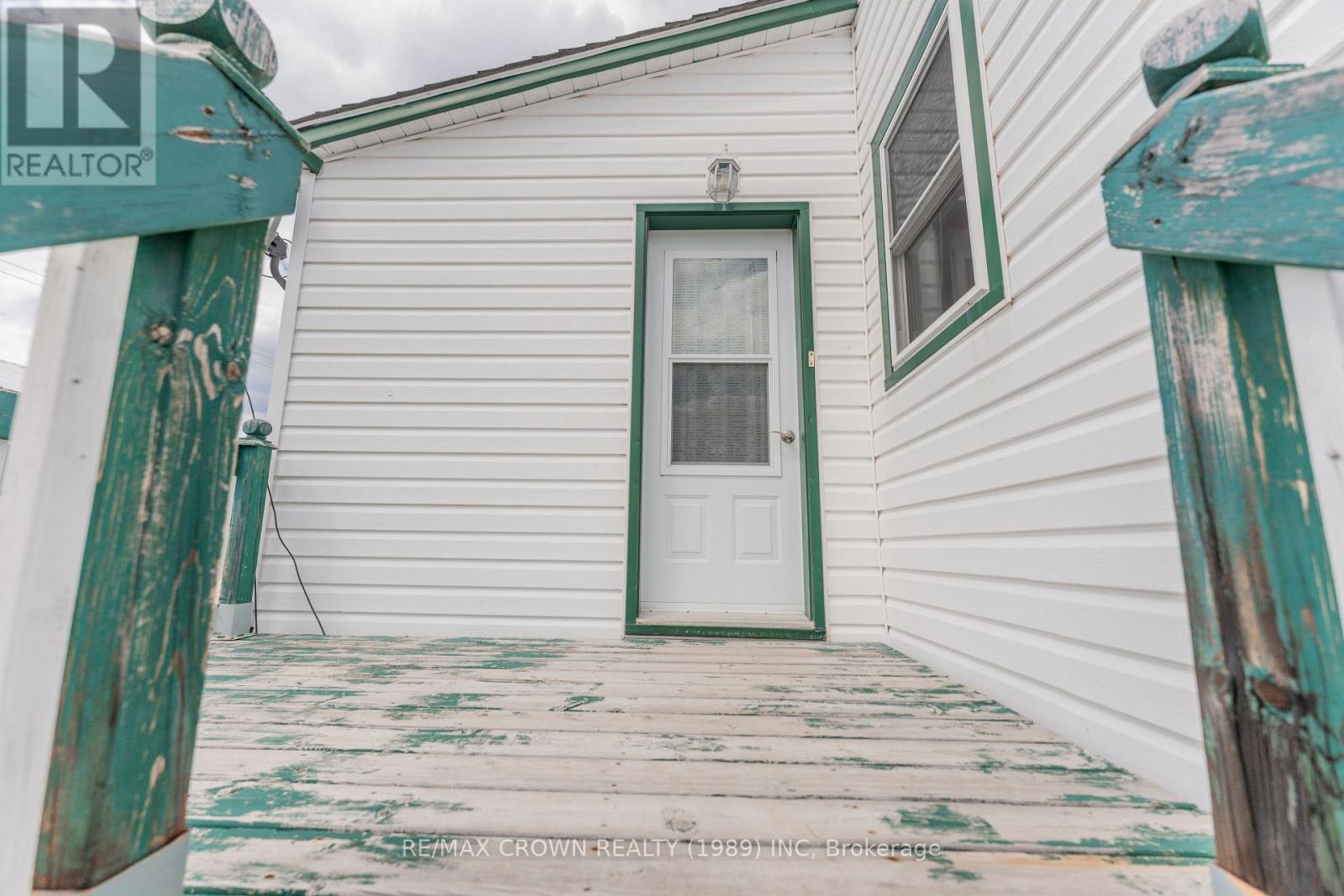 32 Frontenac Crescent, Kapuskasing, ON - Outdoor With Exterior
