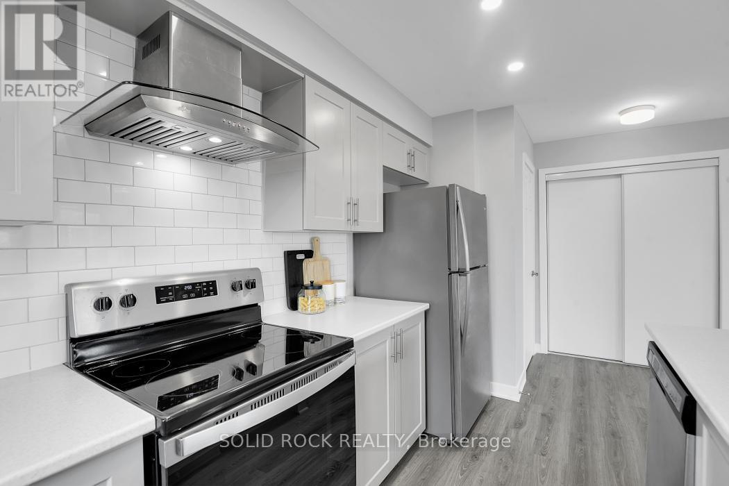 512 Pilot Private, Ottawa, ON - Indoor Photo Showing Kitchen With Stainless Steel Kitchen With Upgraded Kitchen