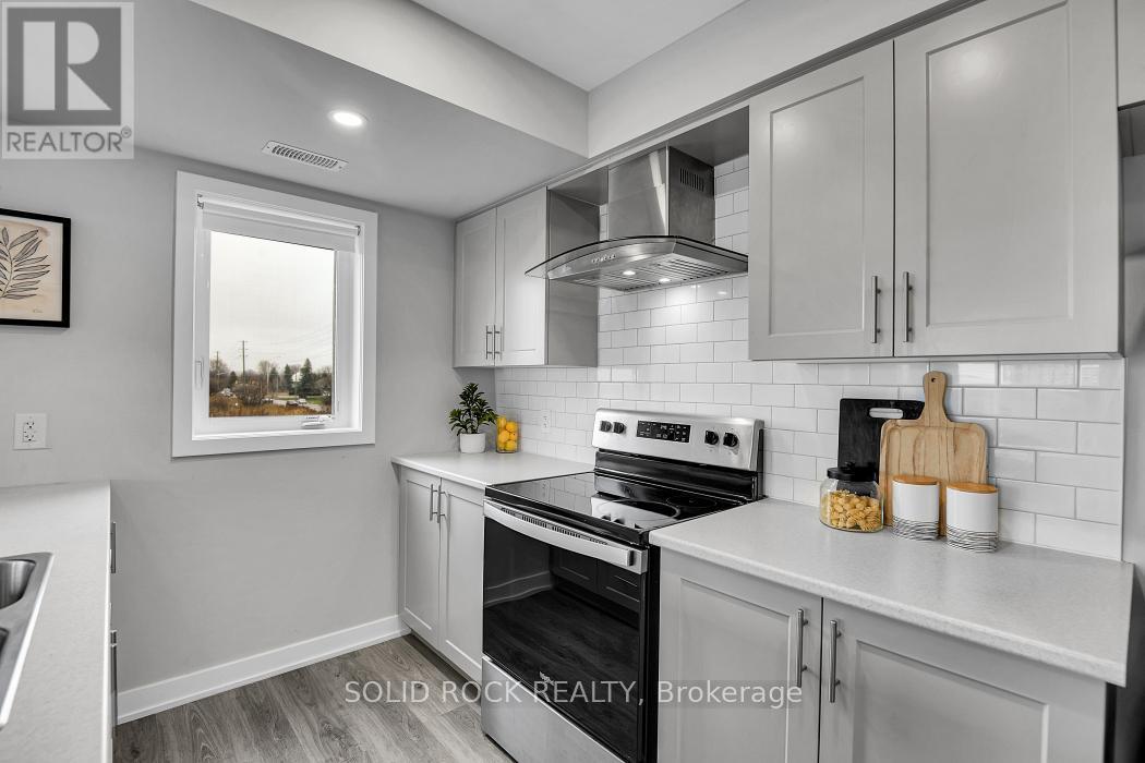 512 Pilot Private, Ottawa, ON - Indoor Photo Showing Kitchen With Upgraded Kitchen