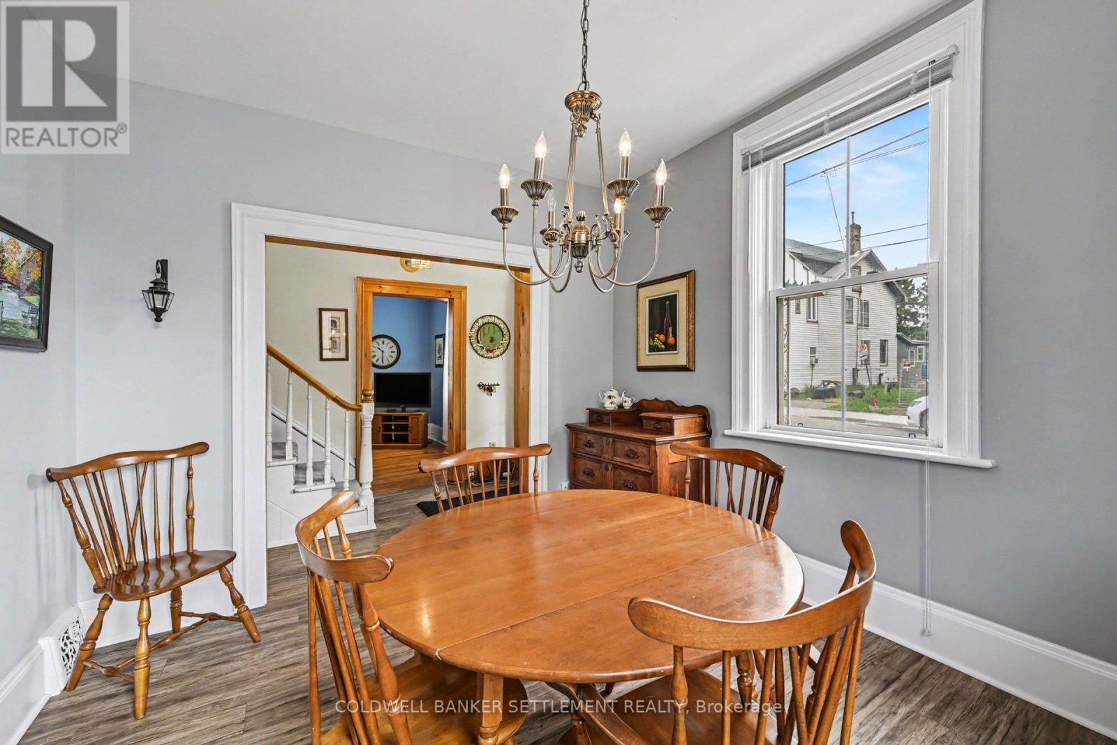56 Drummond Street E, Perth, ON - Indoor Photo Showing Dining Room
