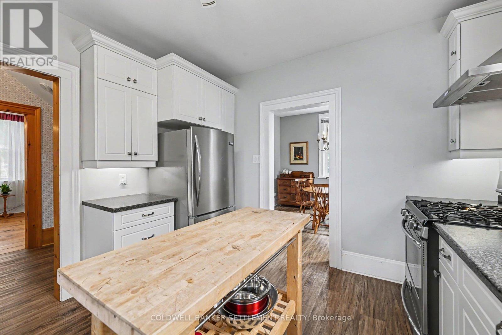 56 Drummond Street E, Perth, ON - Indoor Photo Showing Kitchen