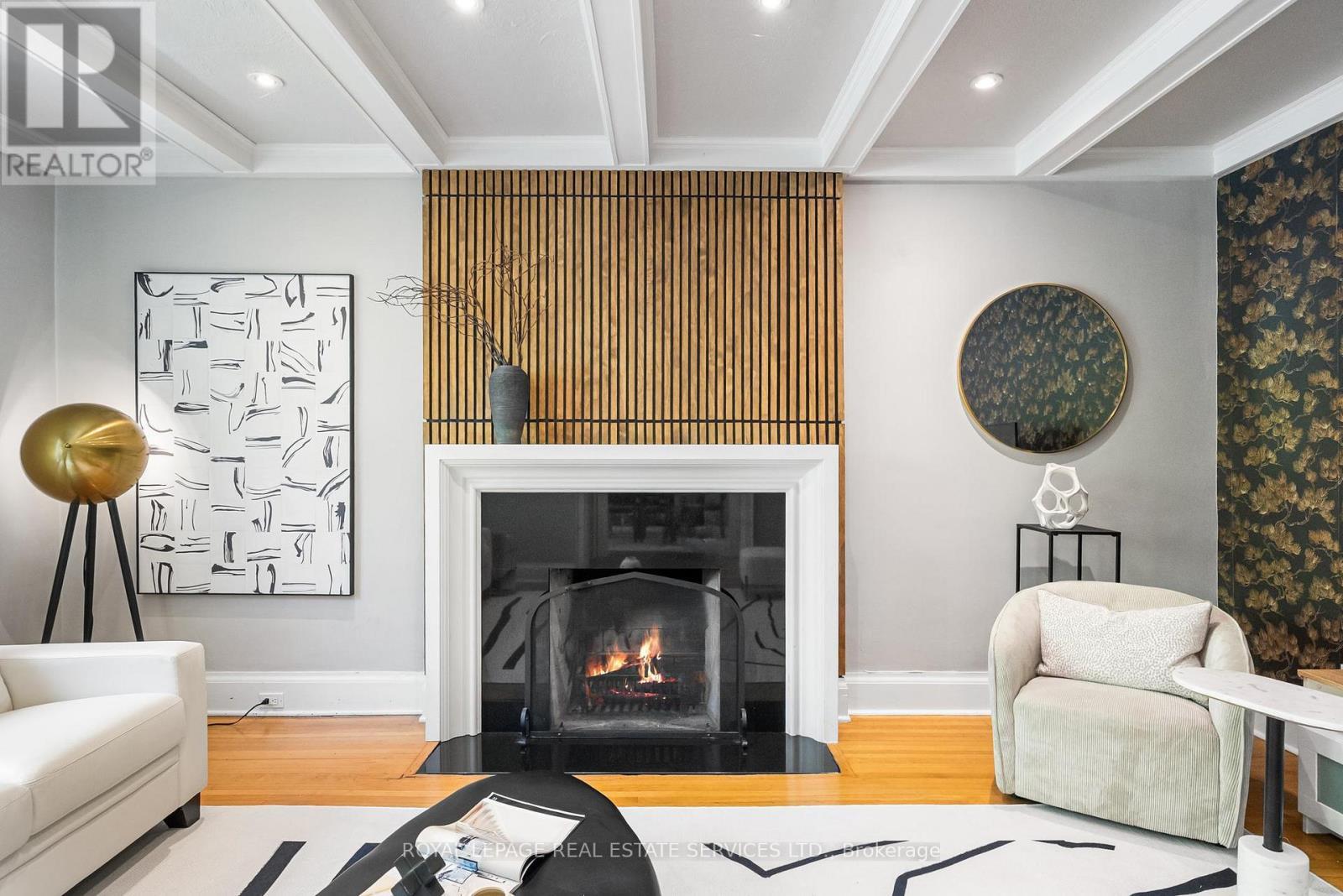 Fireplace - 202 Dinnick Crescent, Toronto, ON
