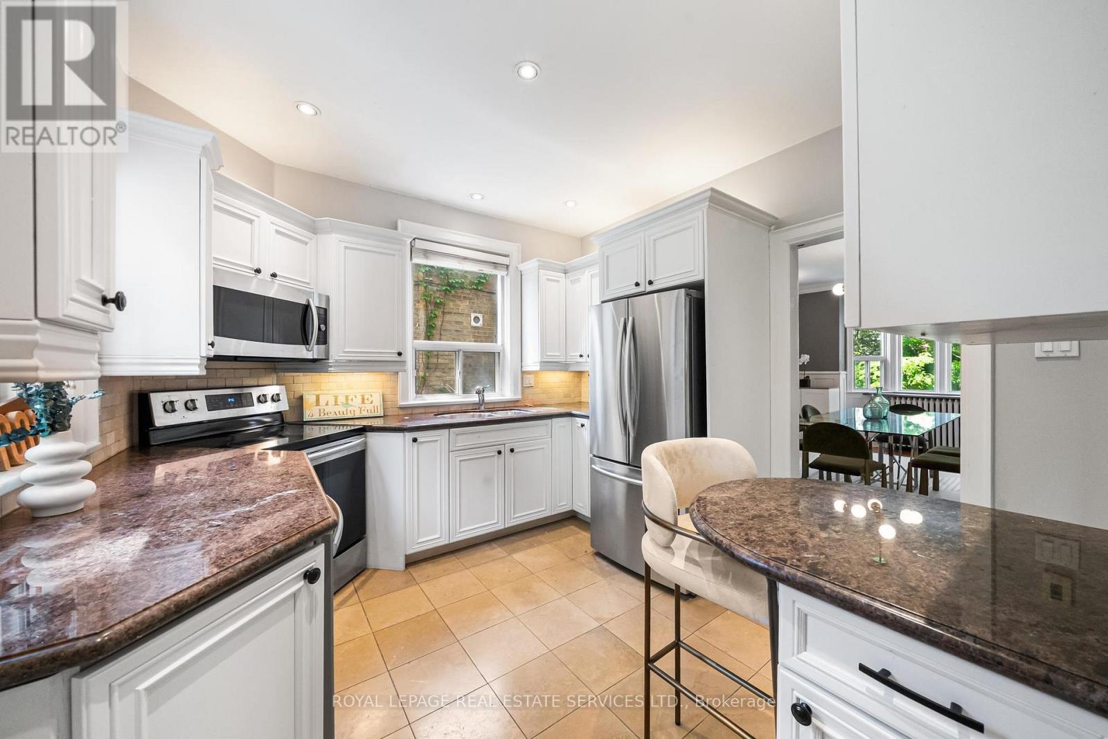 202 Dinnick Crescent, Toronto, ON