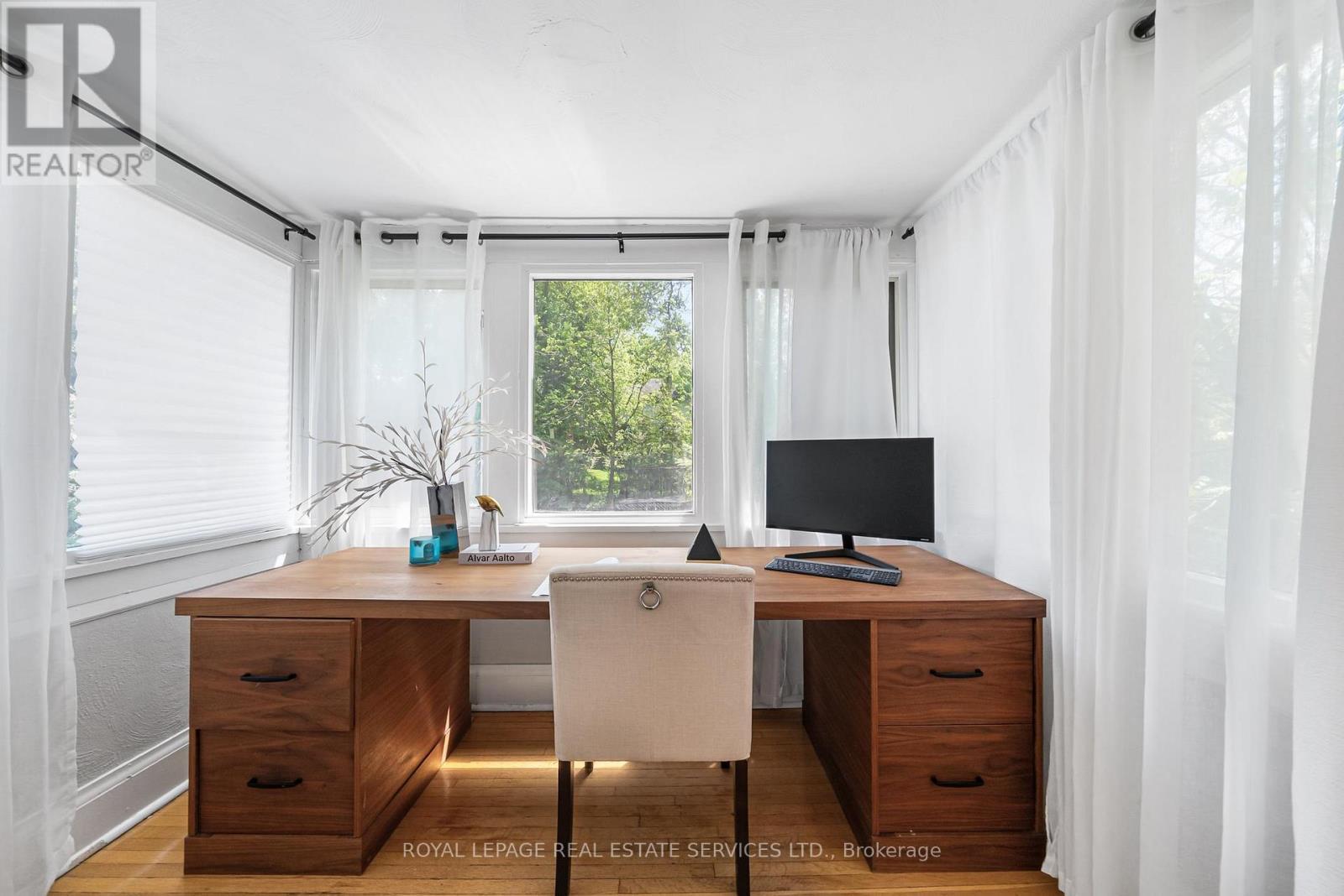 Office - 202 Dinnick Crescent, Toronto, ON