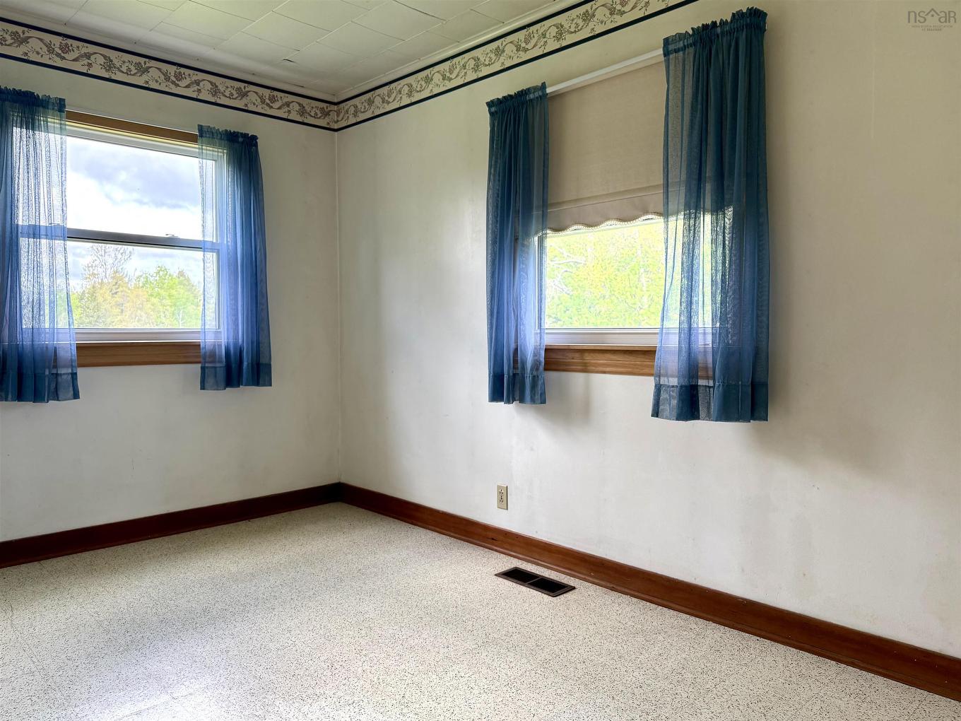 897 6 Highway, East Amherst, NS
