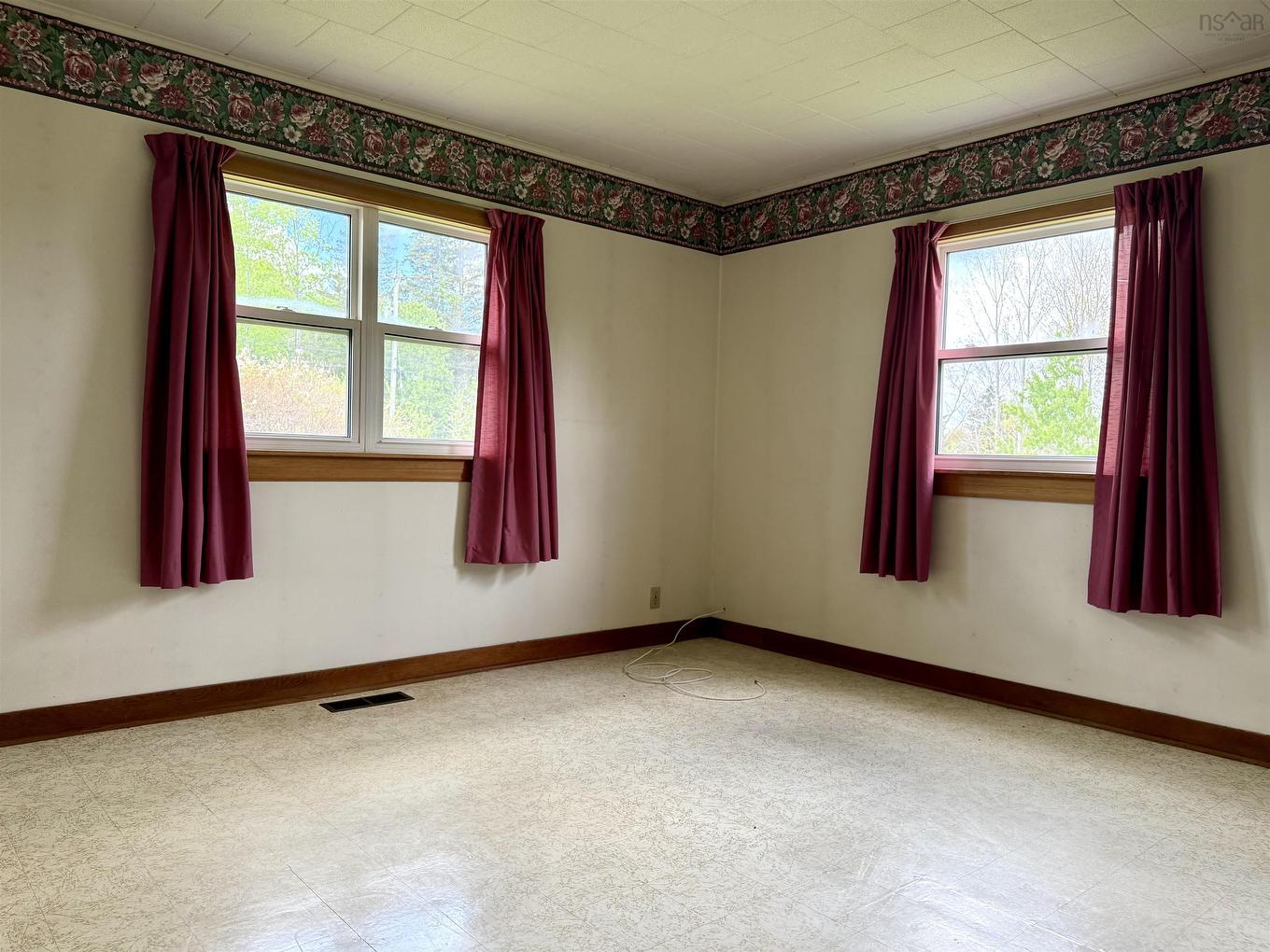 897 6 Highway, East Amherst, NS