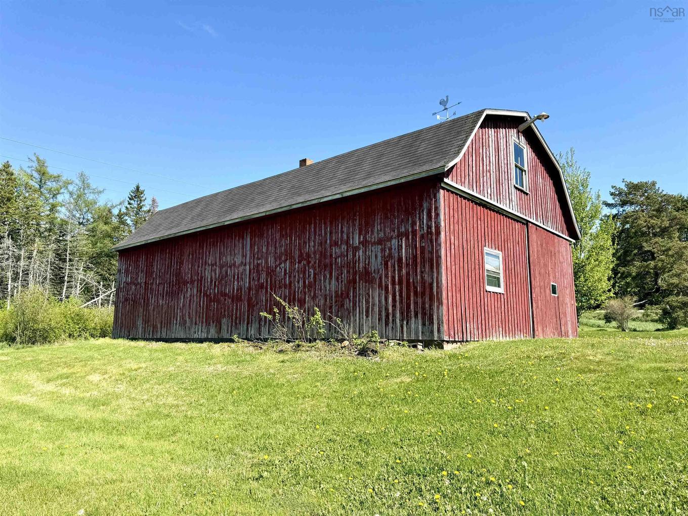 897 6 Highway, East Amherst, NS