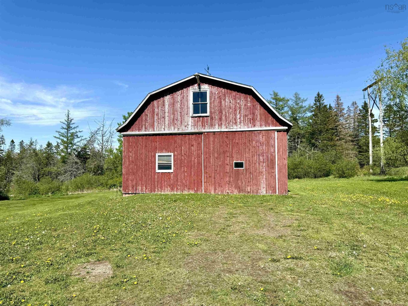 897 6 Highway, East Amherst, NS