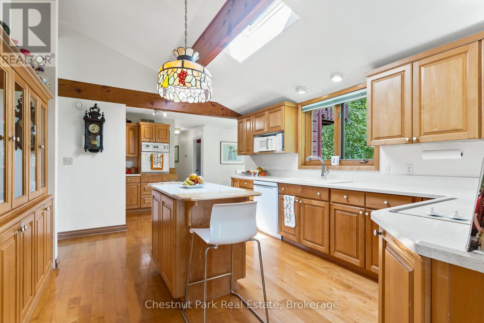 600380 Sideroad 50 N, Chatsworth, ON - Indoor Photo Showing Kitchen With Double Sink