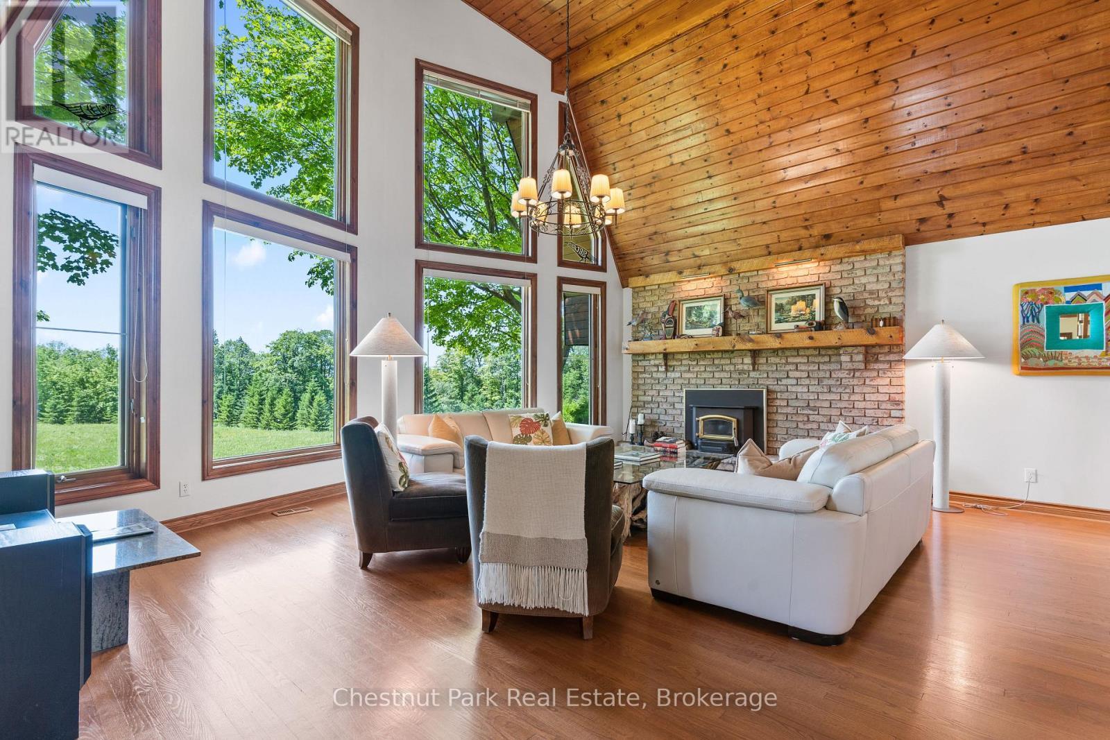 600380 Sideroad 50 N, Chatsworth, ON - Indoor With Fireplace