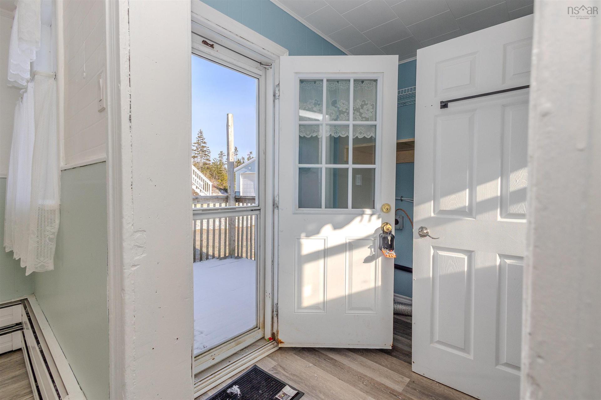 52 Pepperell Street, Louisbourg, NS