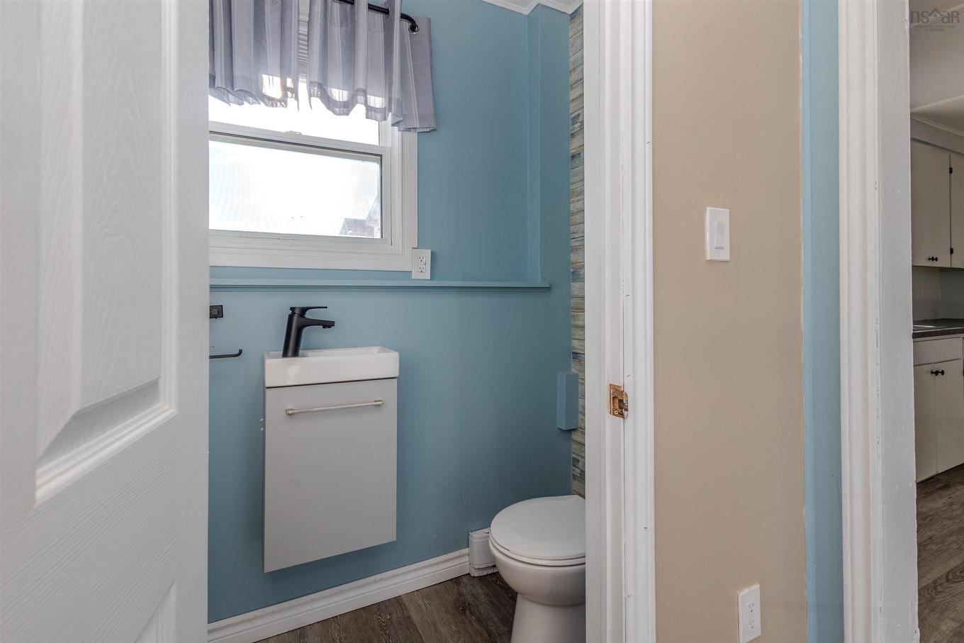 52 Pepperell Street, Louisbourg, NS