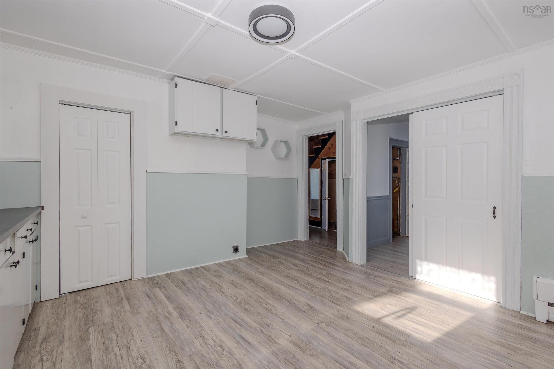 52 Pepperell Street, Louisbourg, NS