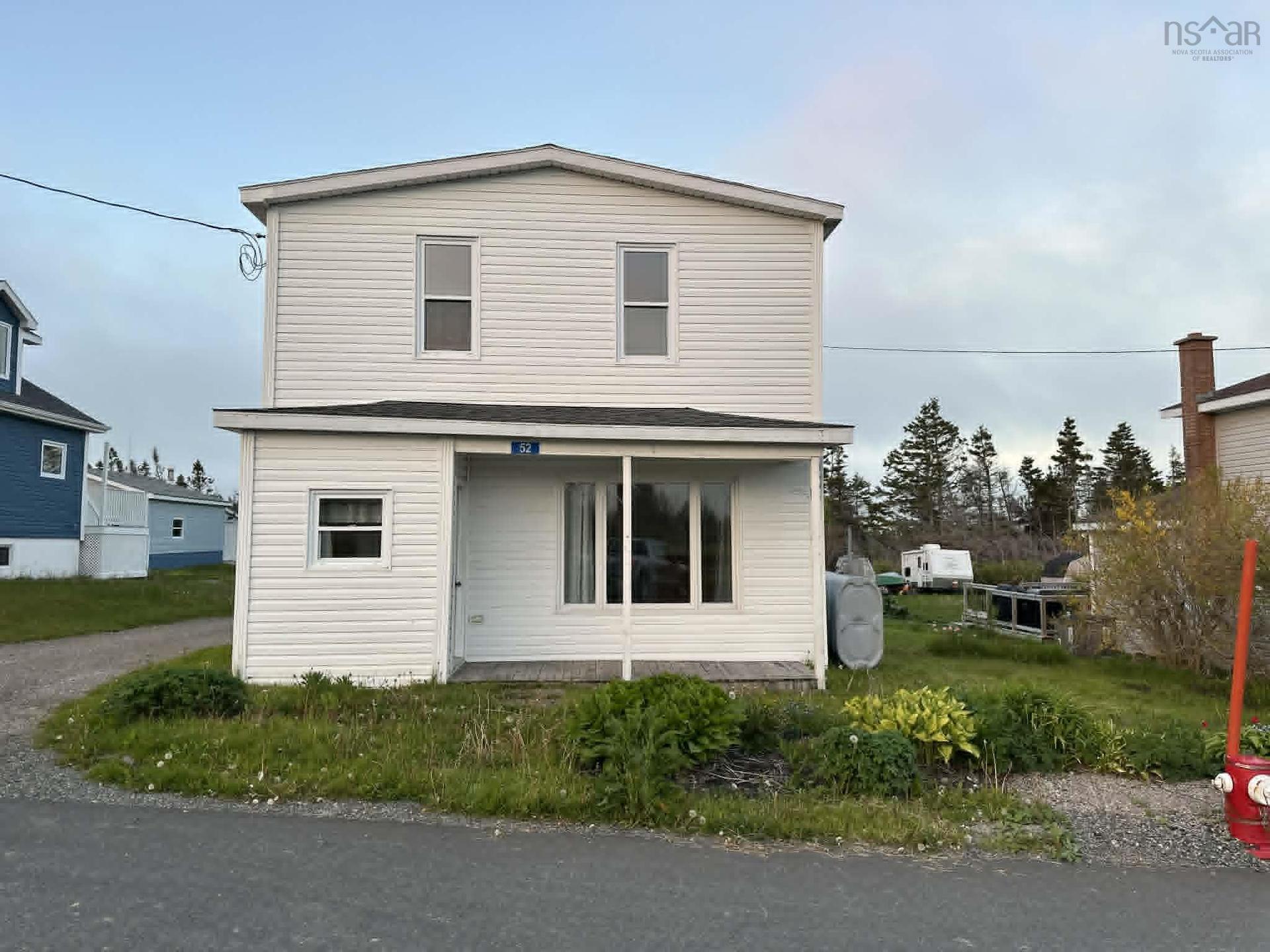 52 Pepperell Street, Louisbourg, NS