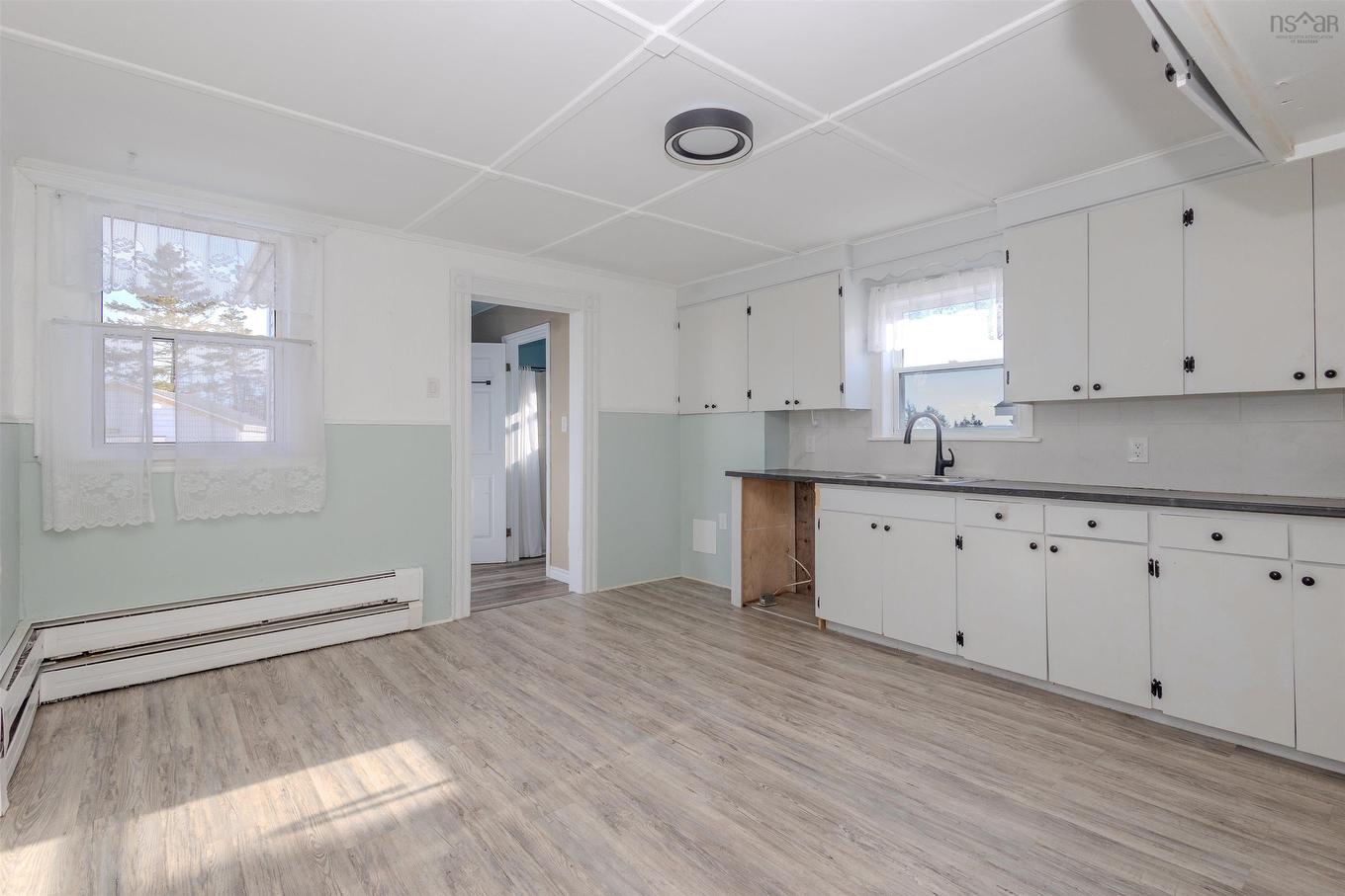 52 Pepperell Street, Louisbourg, NS