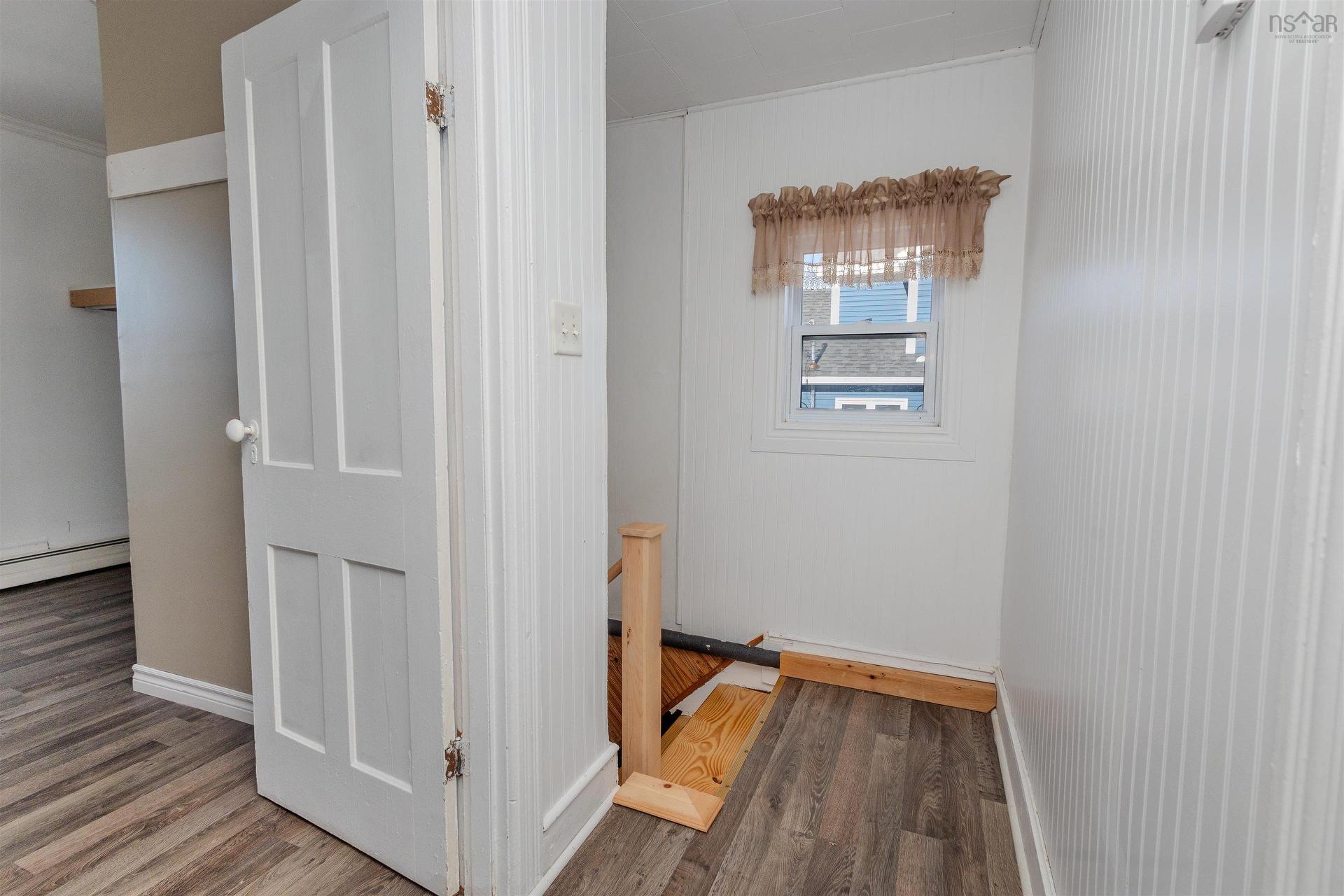 52 Pepperell Street, Louisbourg, NS