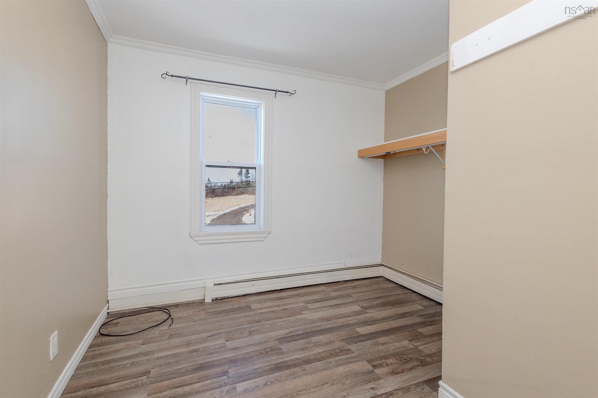 52 Pepperell Street, Louisbourg, NS