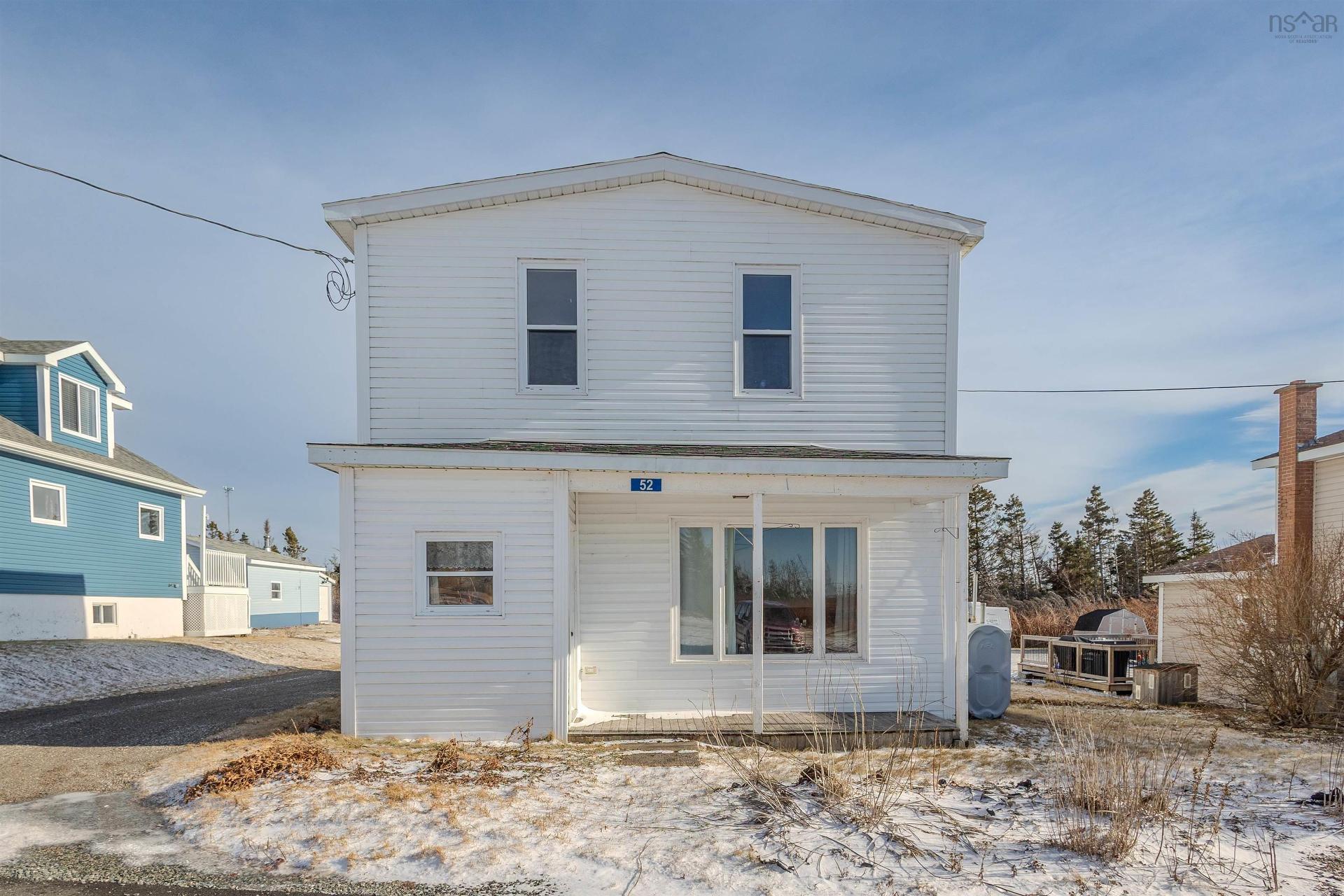 52 Pepperell Street, Louisbourg, NS