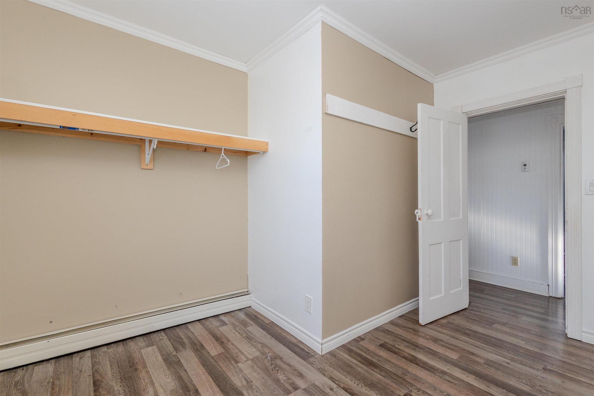 52 Pepperell Street, Louisbourg, NS