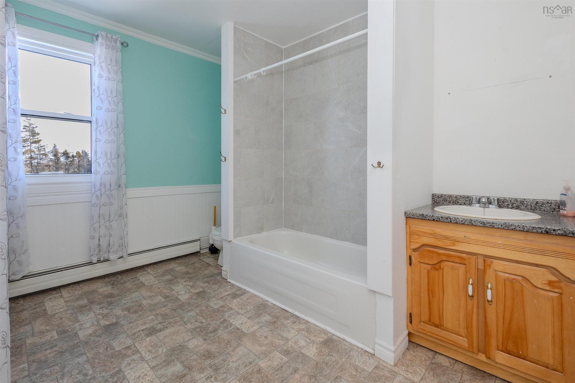 52 Pepperell Street, Louisbourg, NS