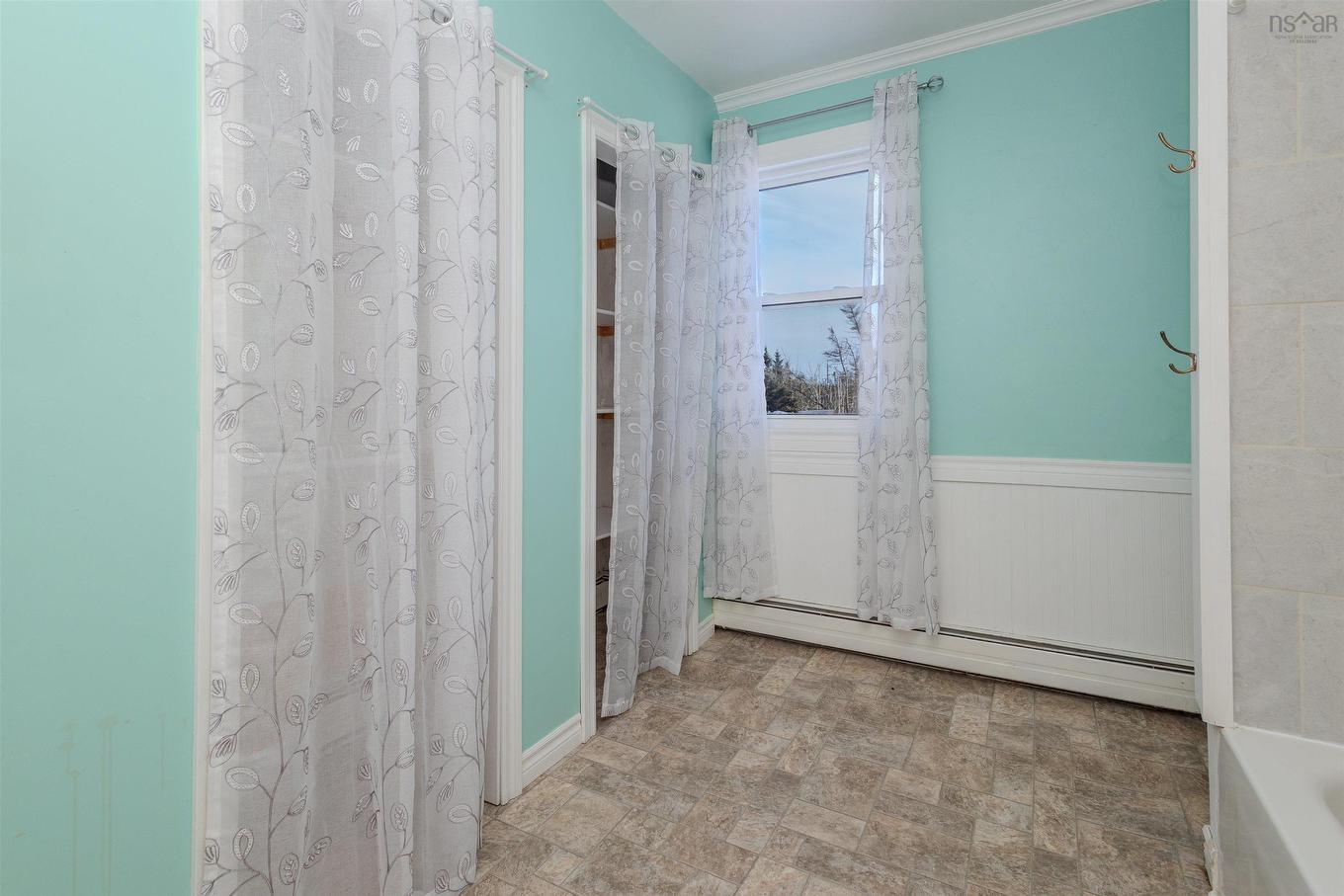 52 Pepperell Street, Louisbourg, NS