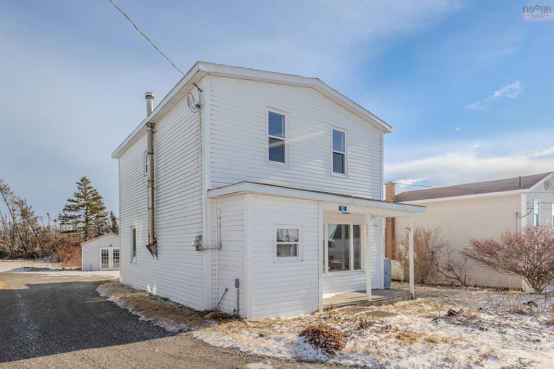 52 Pepperell Street, Louisbourg, NS