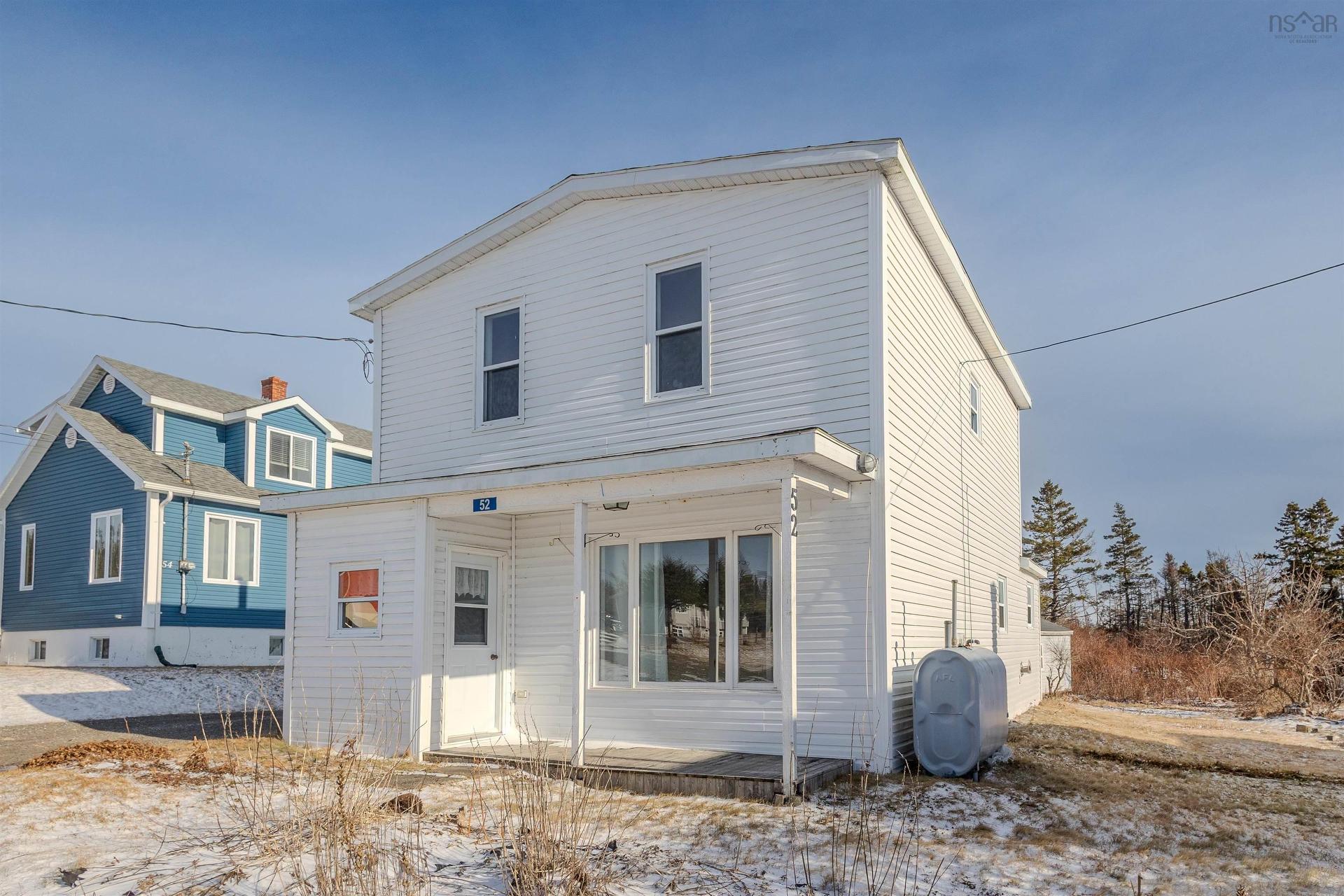 52 Pepperell Street, Louisbourg, NS