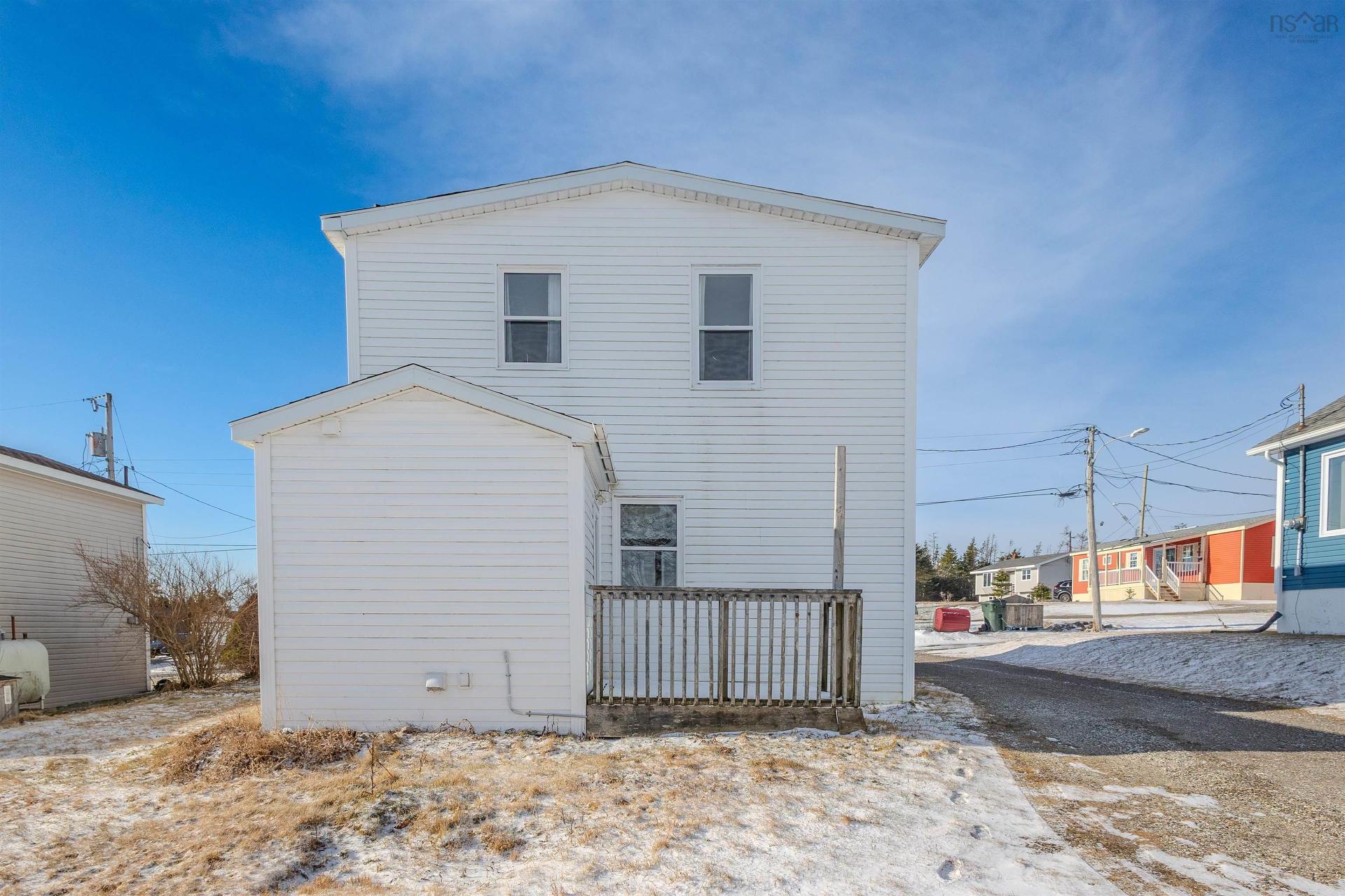 52 Pepperell Street, Louisbourg, NS