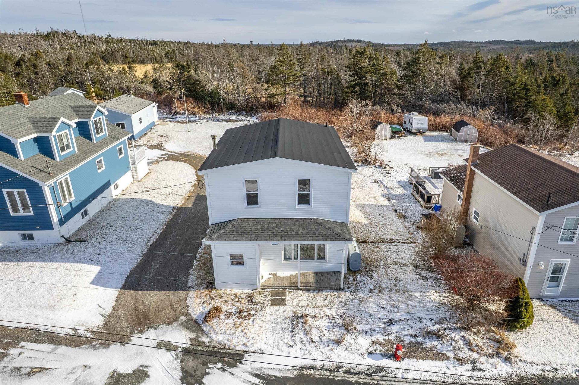 52 Pepperell Street, Louisbourg, NS