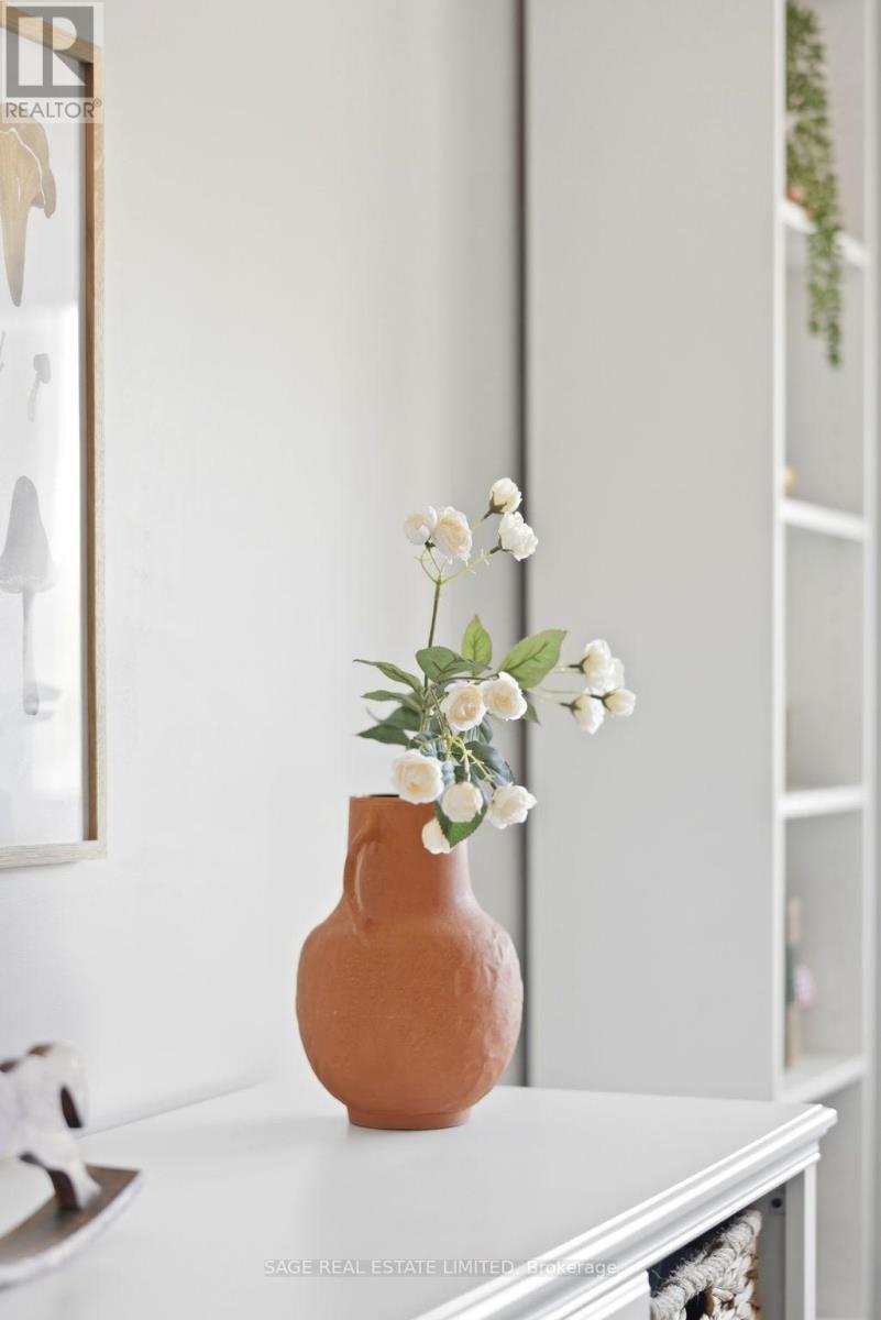 Th4 - 6 Kalmar Avenue, Toronto, ON - Indoor