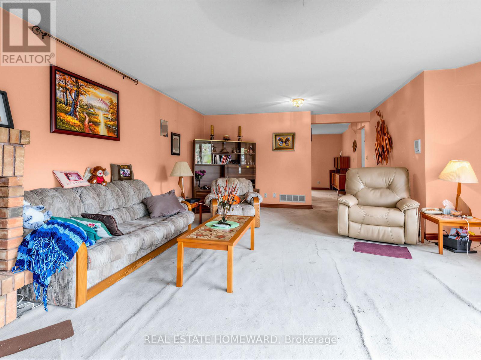38 Centennial Road, Toronto, ON - Indoor Photo Showing Living Room