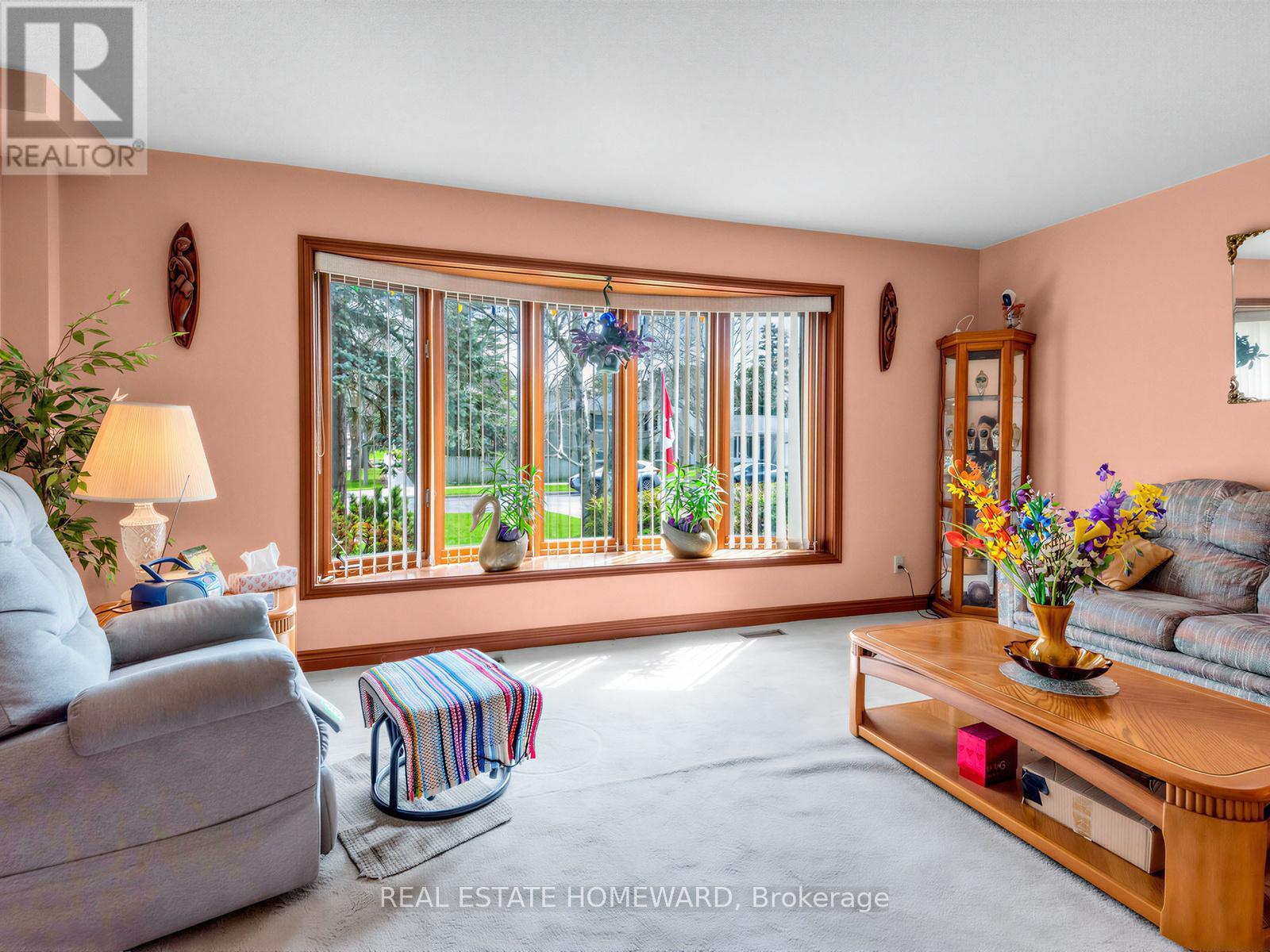 38 Centennial Road, Toronto, ON - Indoor Photo Showing Living Room