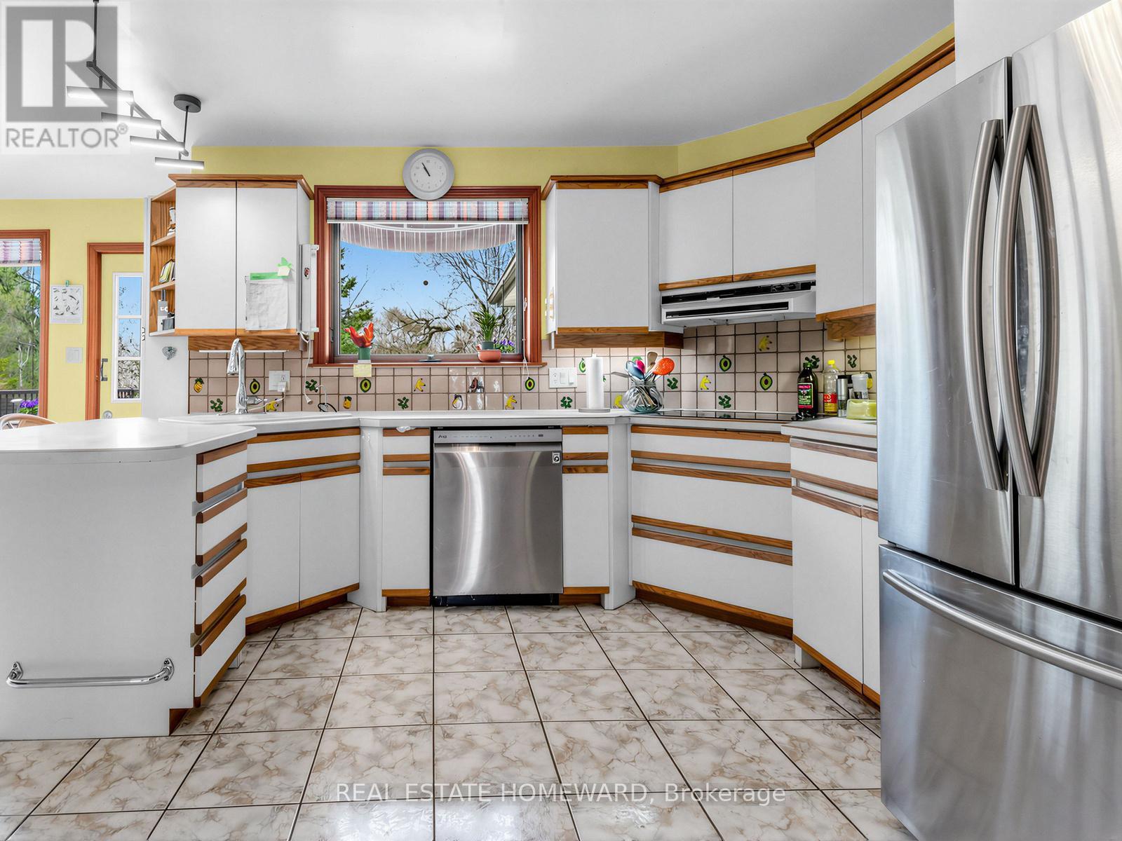 38 Centennial Road, Toronto, ON - Indoor Photo Showing Kitchen