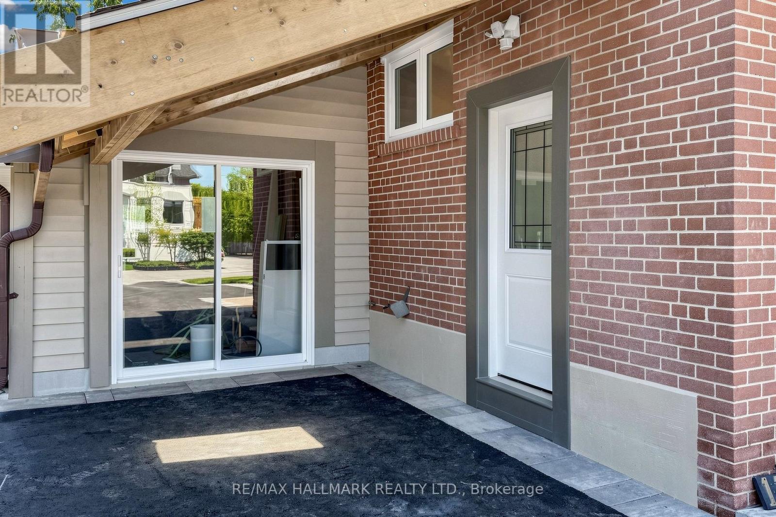 11 Johnson Road, Aurora, ON - Outdoor With Exterior